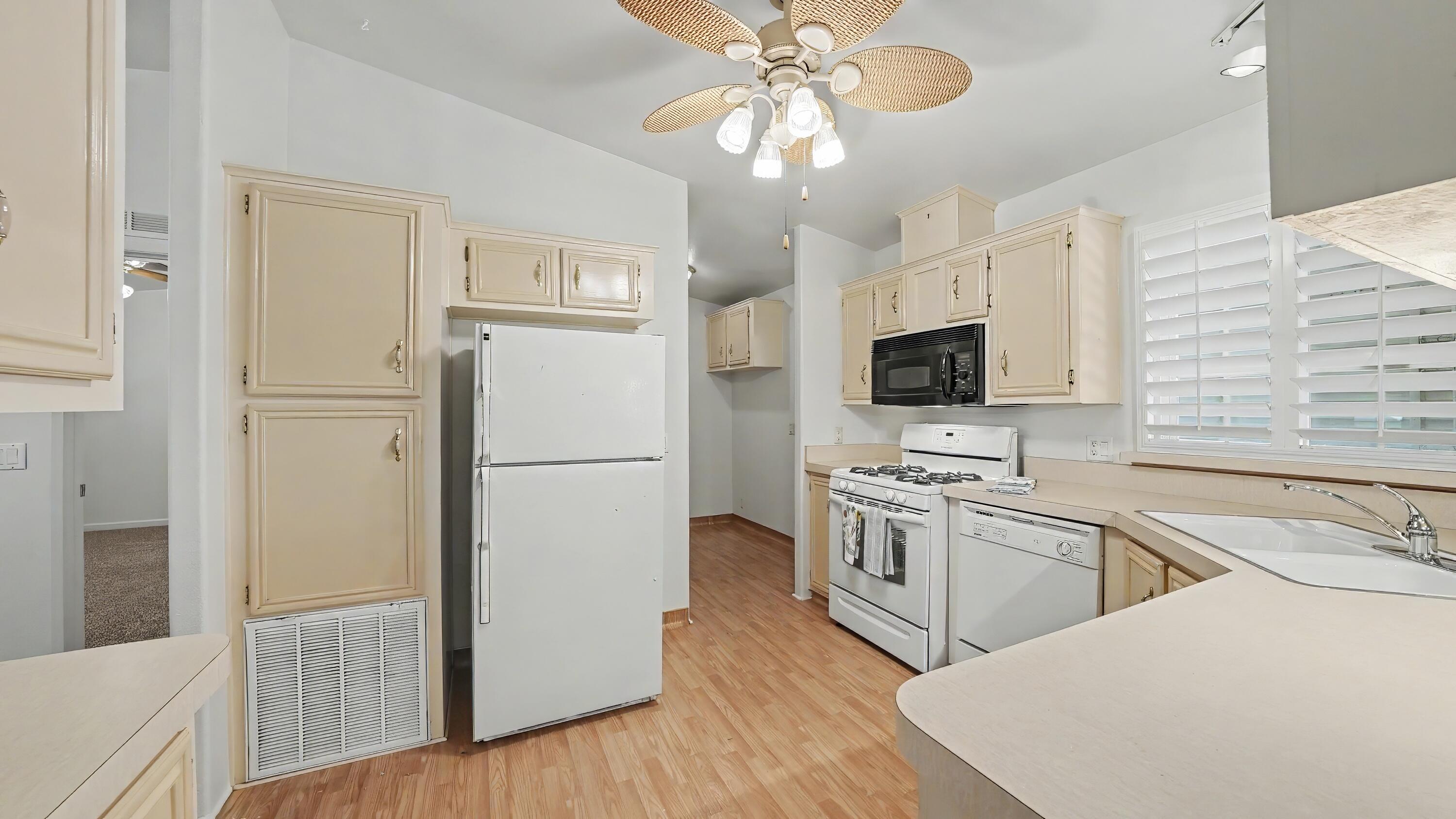 5031 W La Vida Ave ##95, Visalia, CA 93277