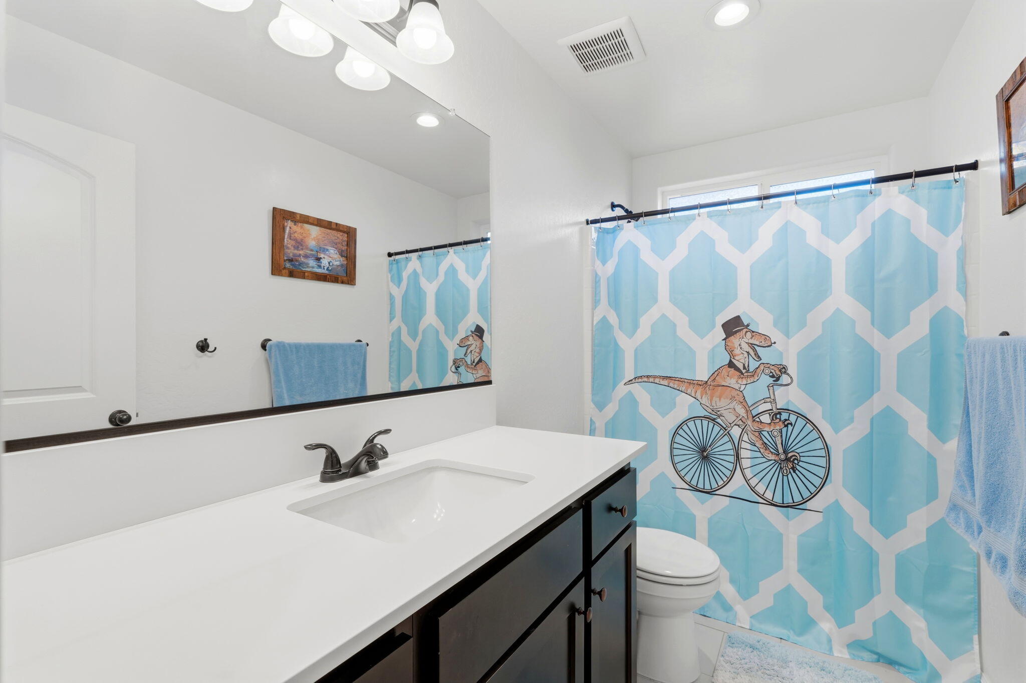 2045 W Chianti Way, Hanford, CA 93230