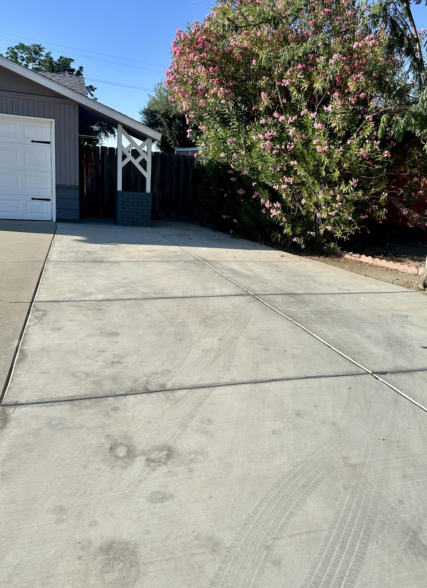 1410 Mulberry Ln, Lemoore, CA 93245
