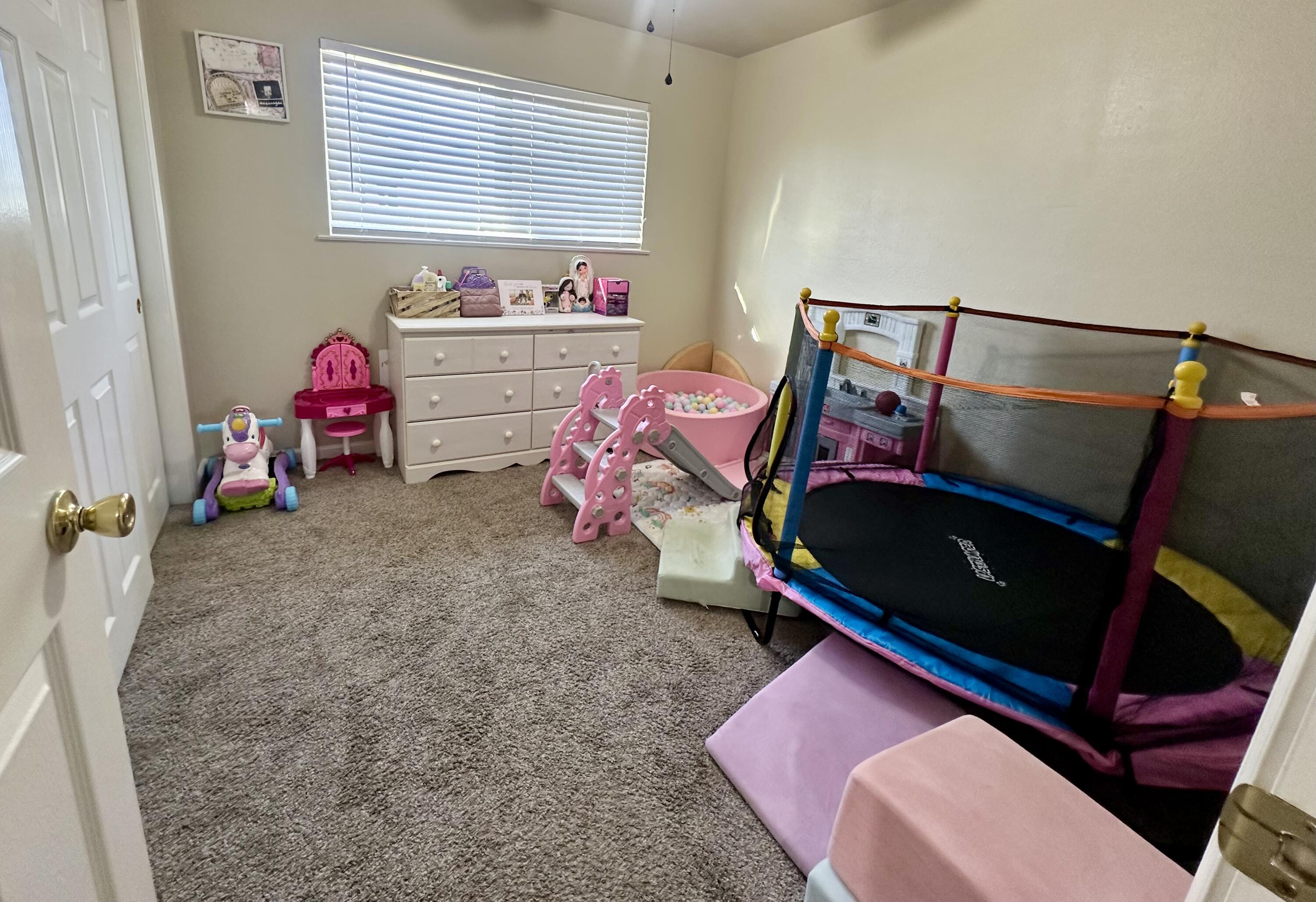 1410 Mulberry Ln, Lemoore, CA 93245