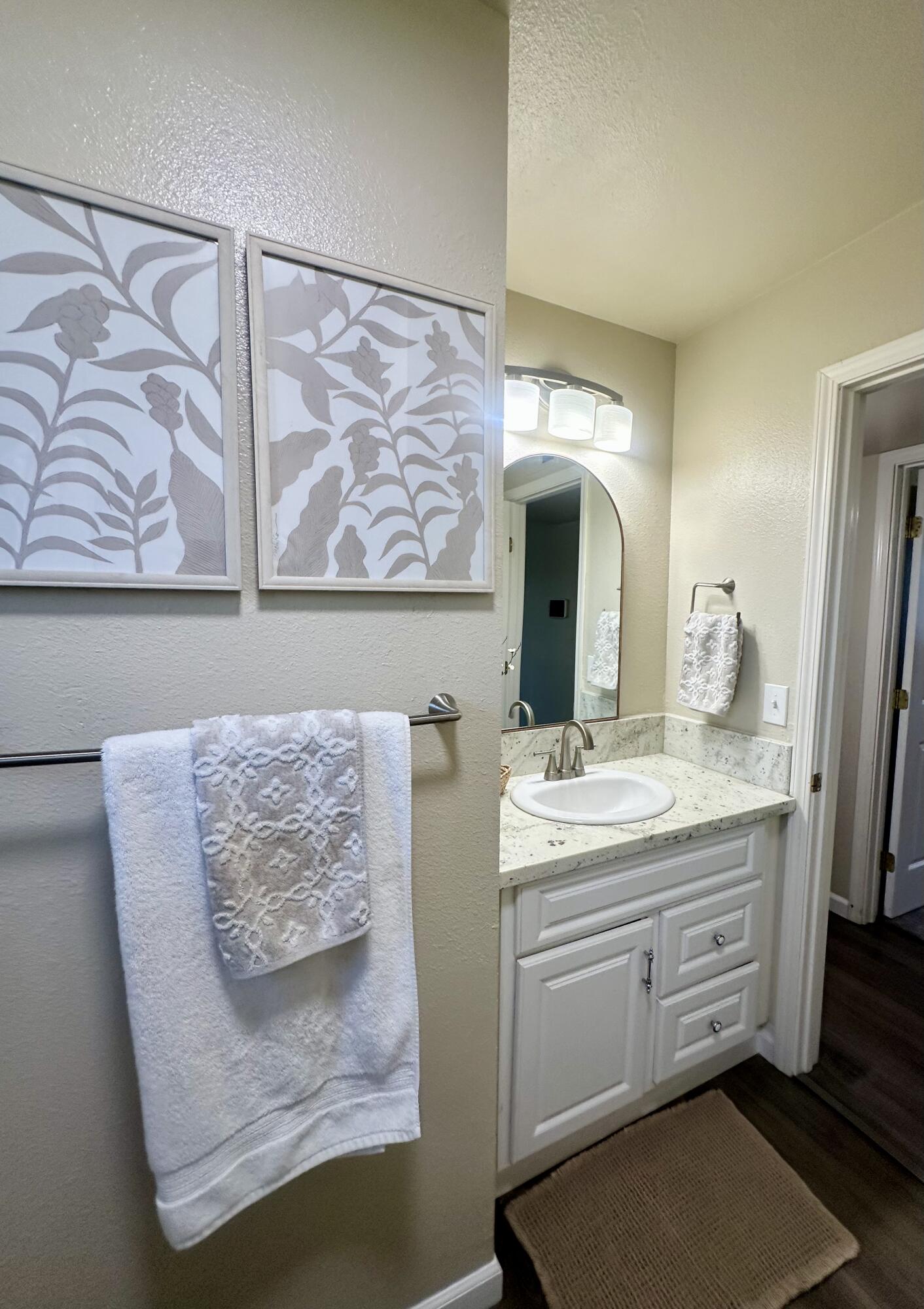 1410 Mulberry Ln, Lemoore, CA 93245
