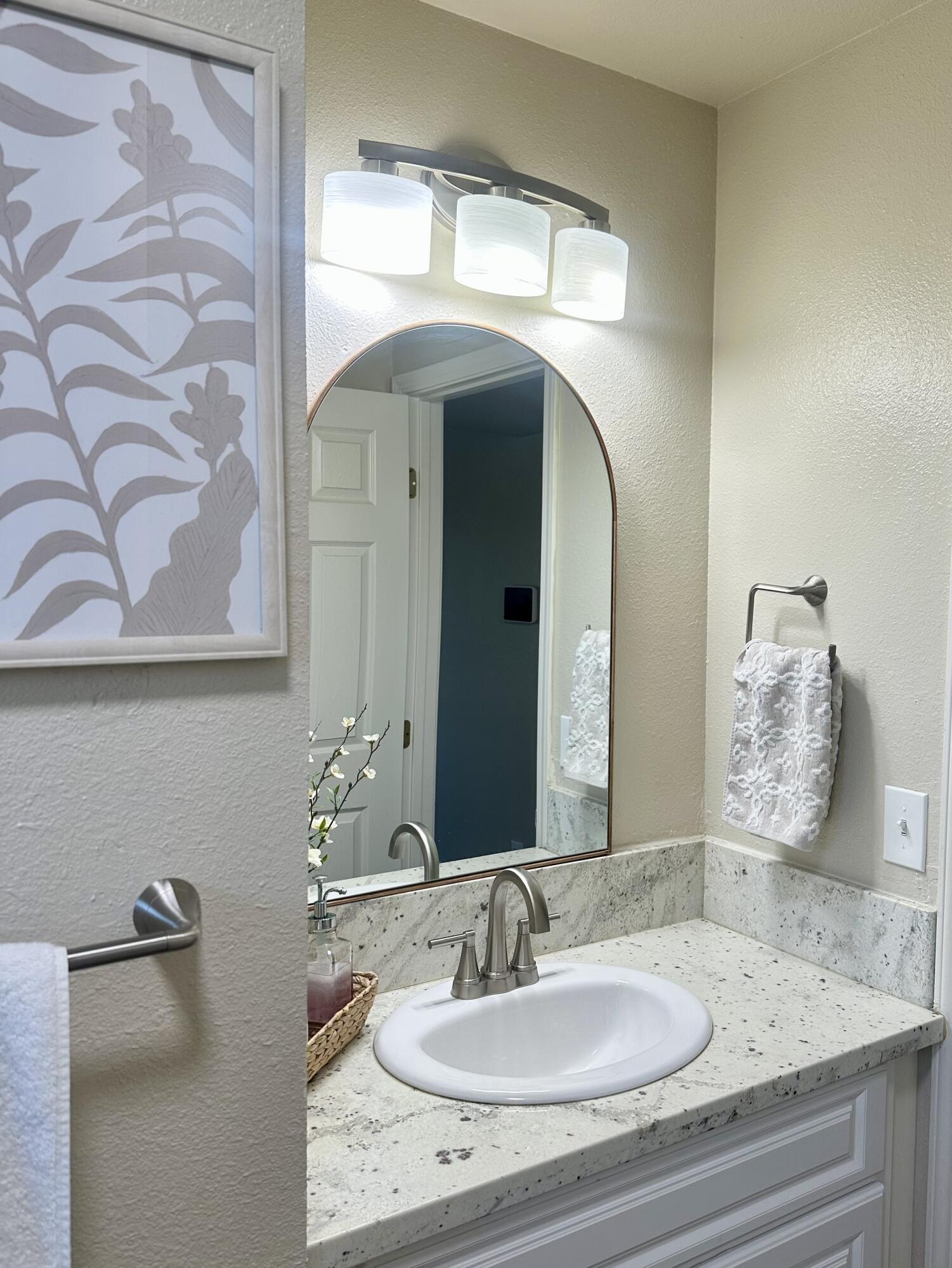 1410 Mulberry Ln, Lemoore, CA 93245