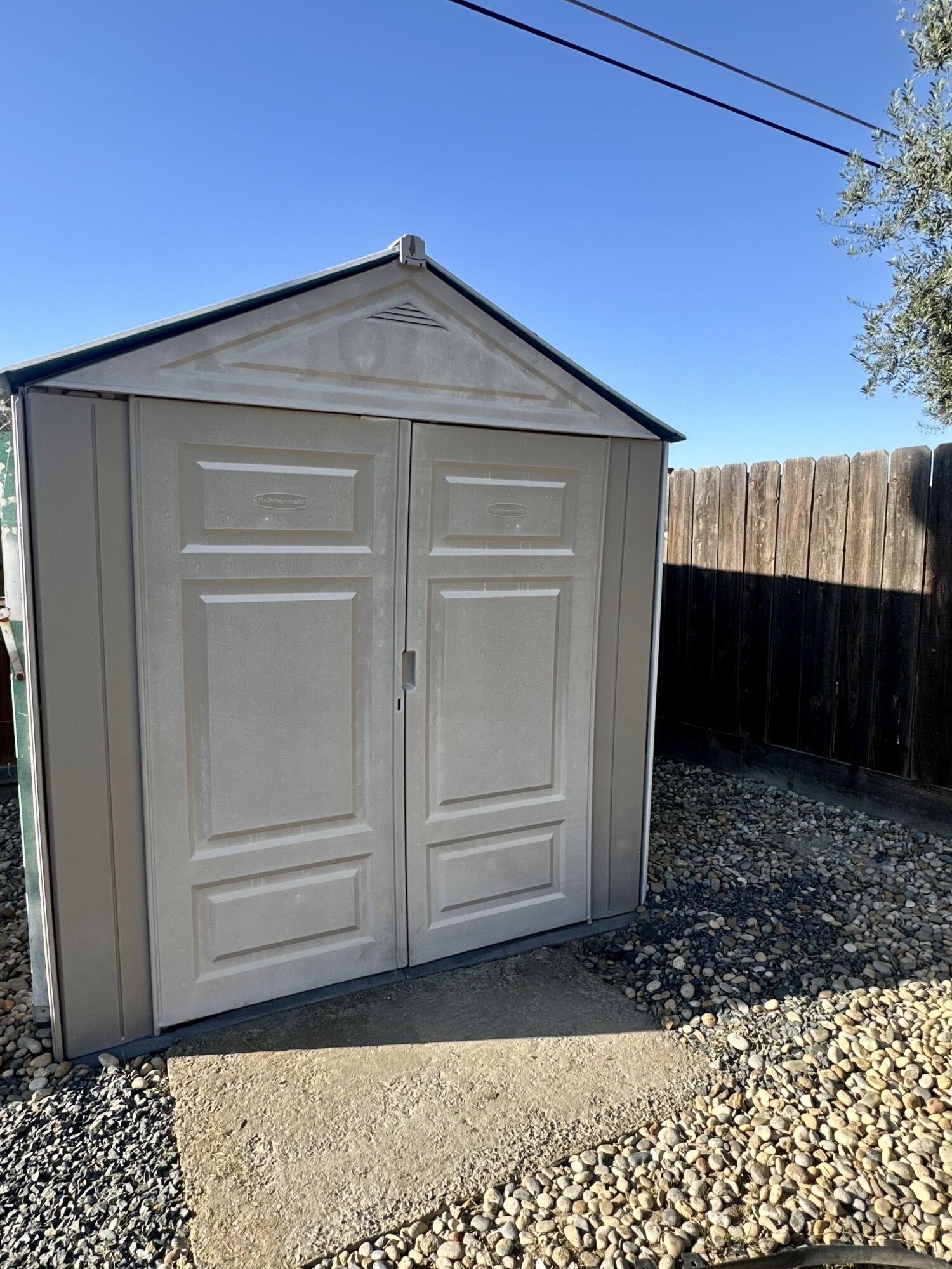 1410 Mulberry Ln, Lemoore, CA 93245