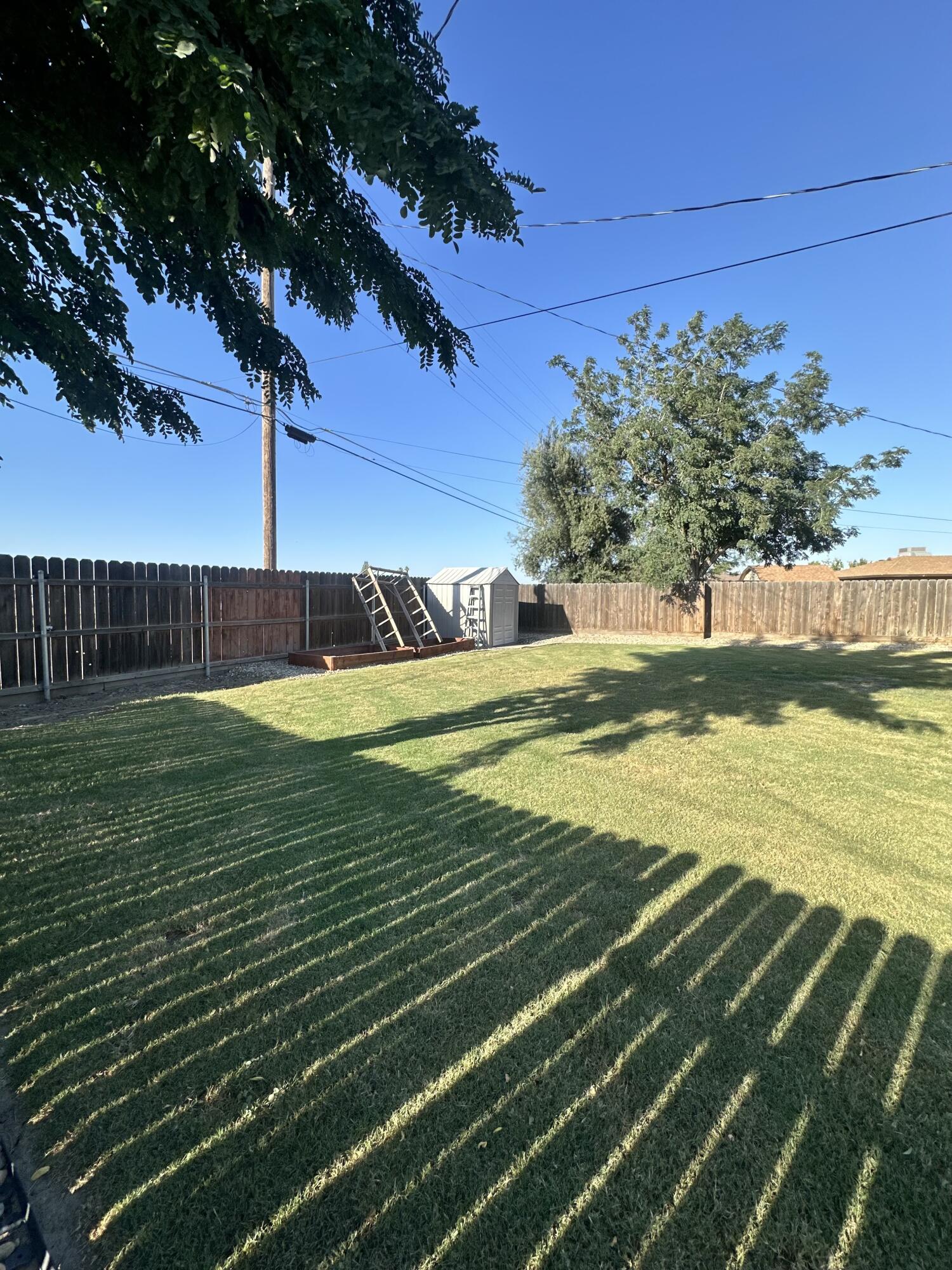 1410 Mulberry Ln, Lemoore, CA 93245