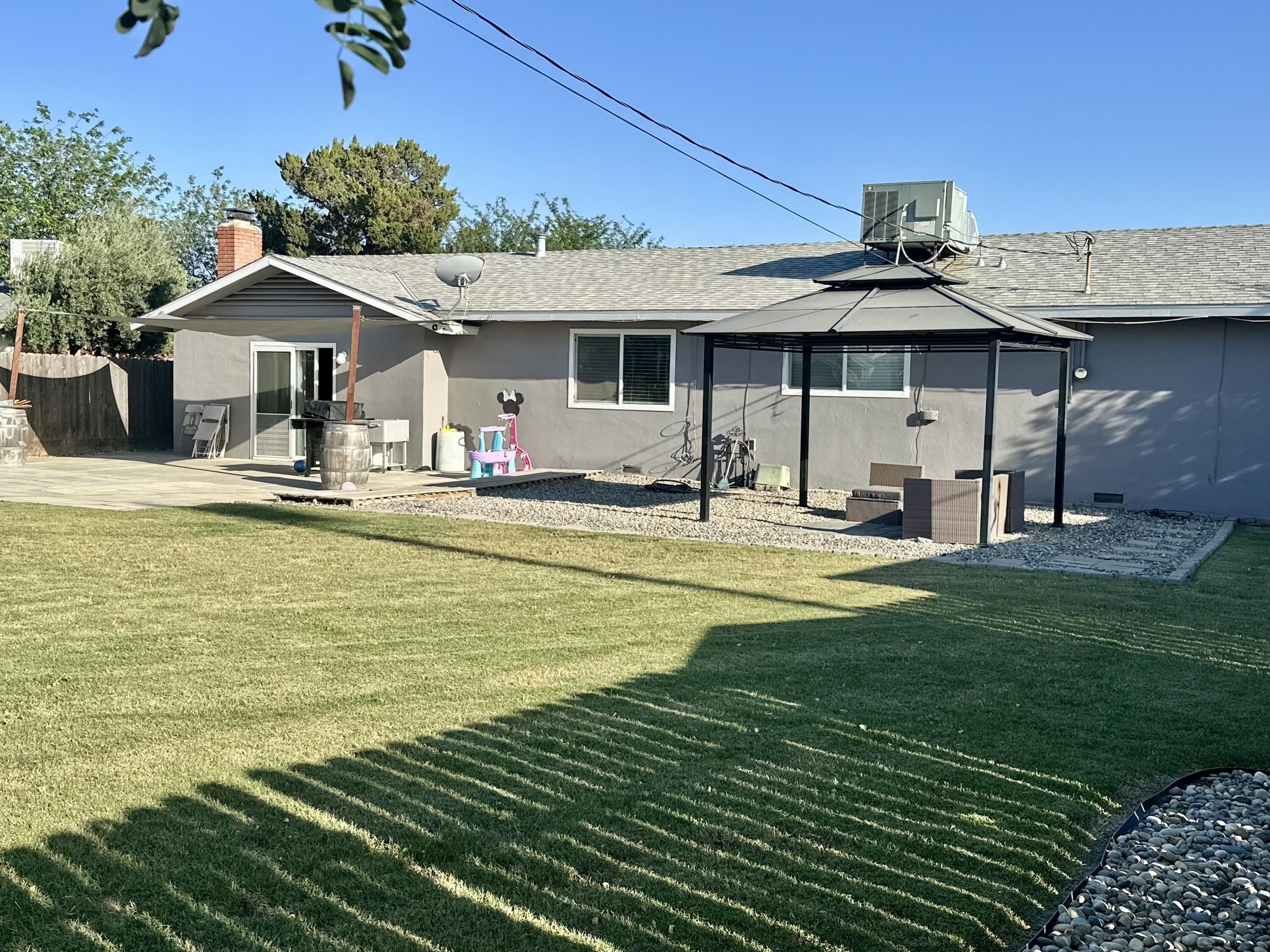 1410 Mulberry Ln, Lemoore, CA 93245