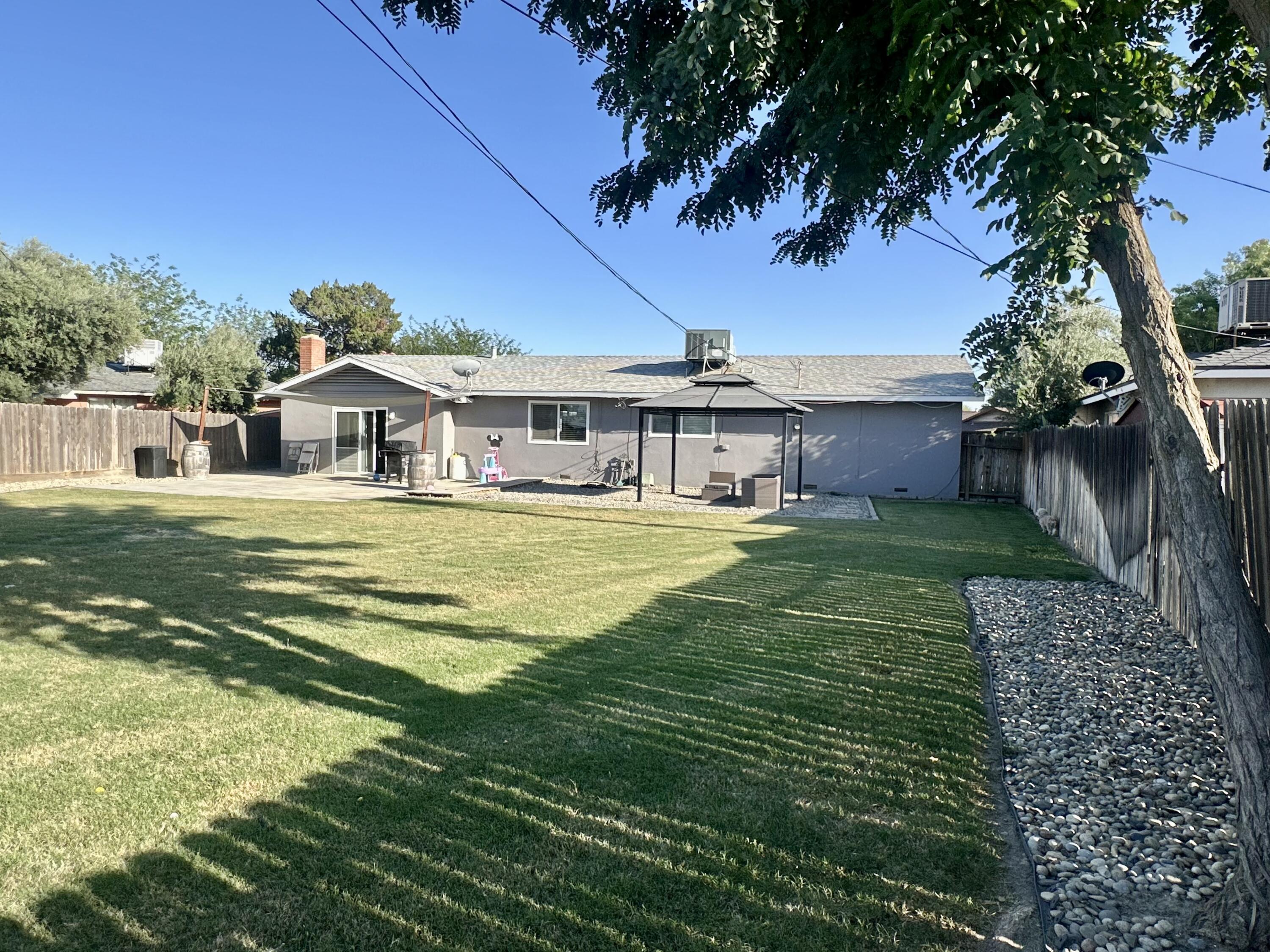 1410 Mulberry Ln, Lemoore, CA 93245