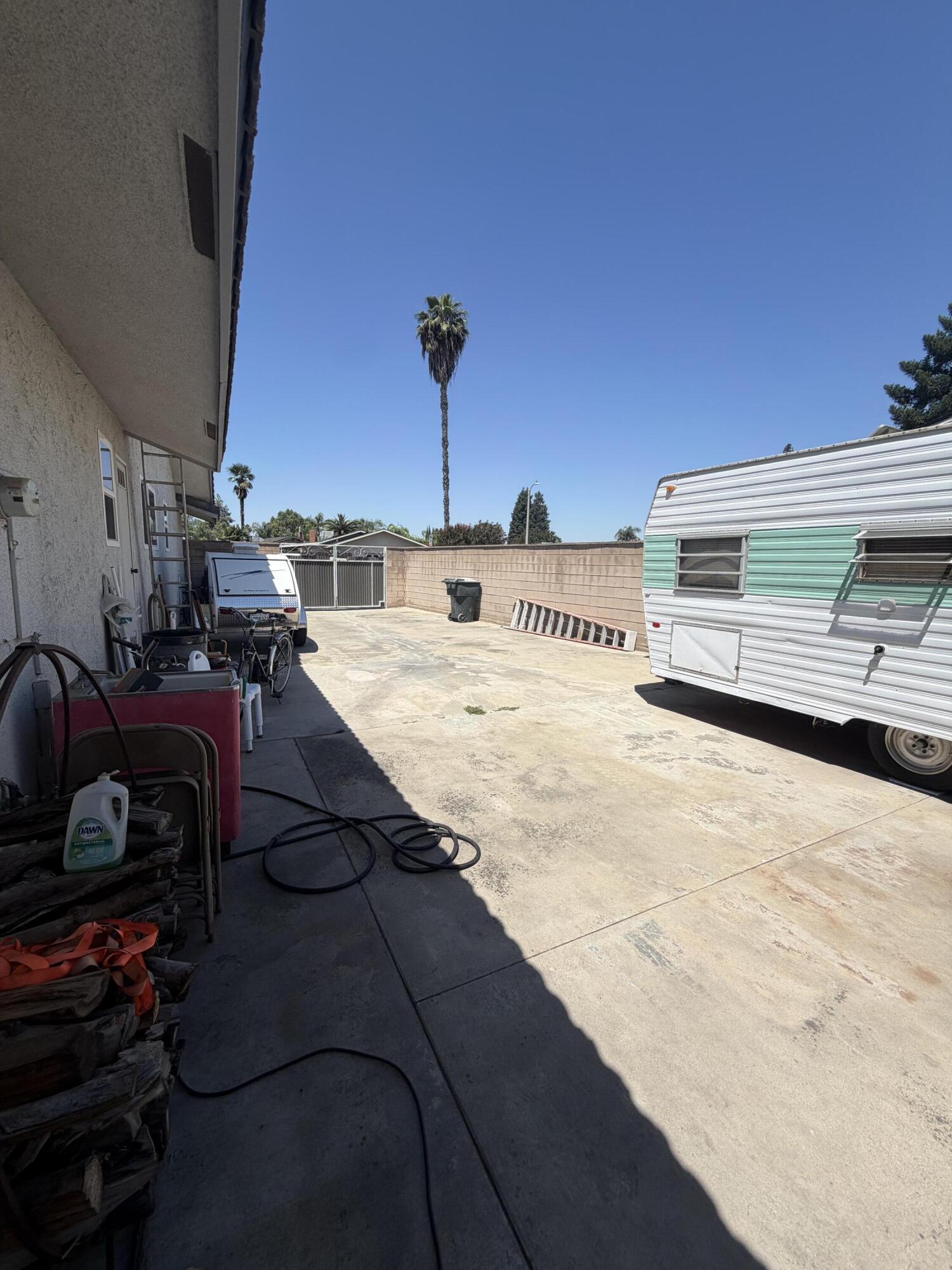 1546 S Wellsley St, Visalia, CA 93277