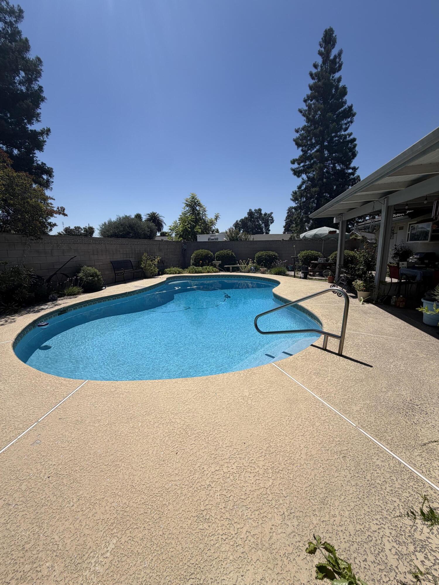 1546 S Wellsley St, Visalia, CA 93277