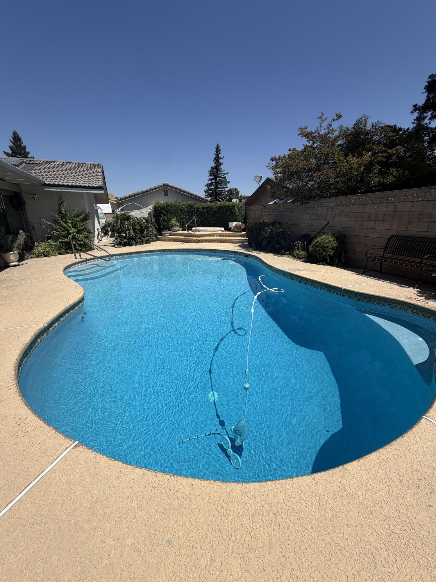 1546 S Wellsley St, Visalia, CA 93277