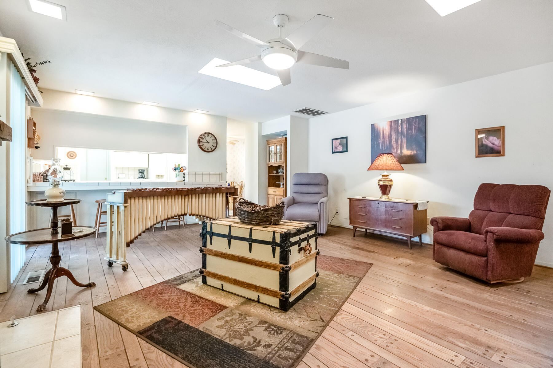 1546 S Wellsley St, Visalia, CA 93277