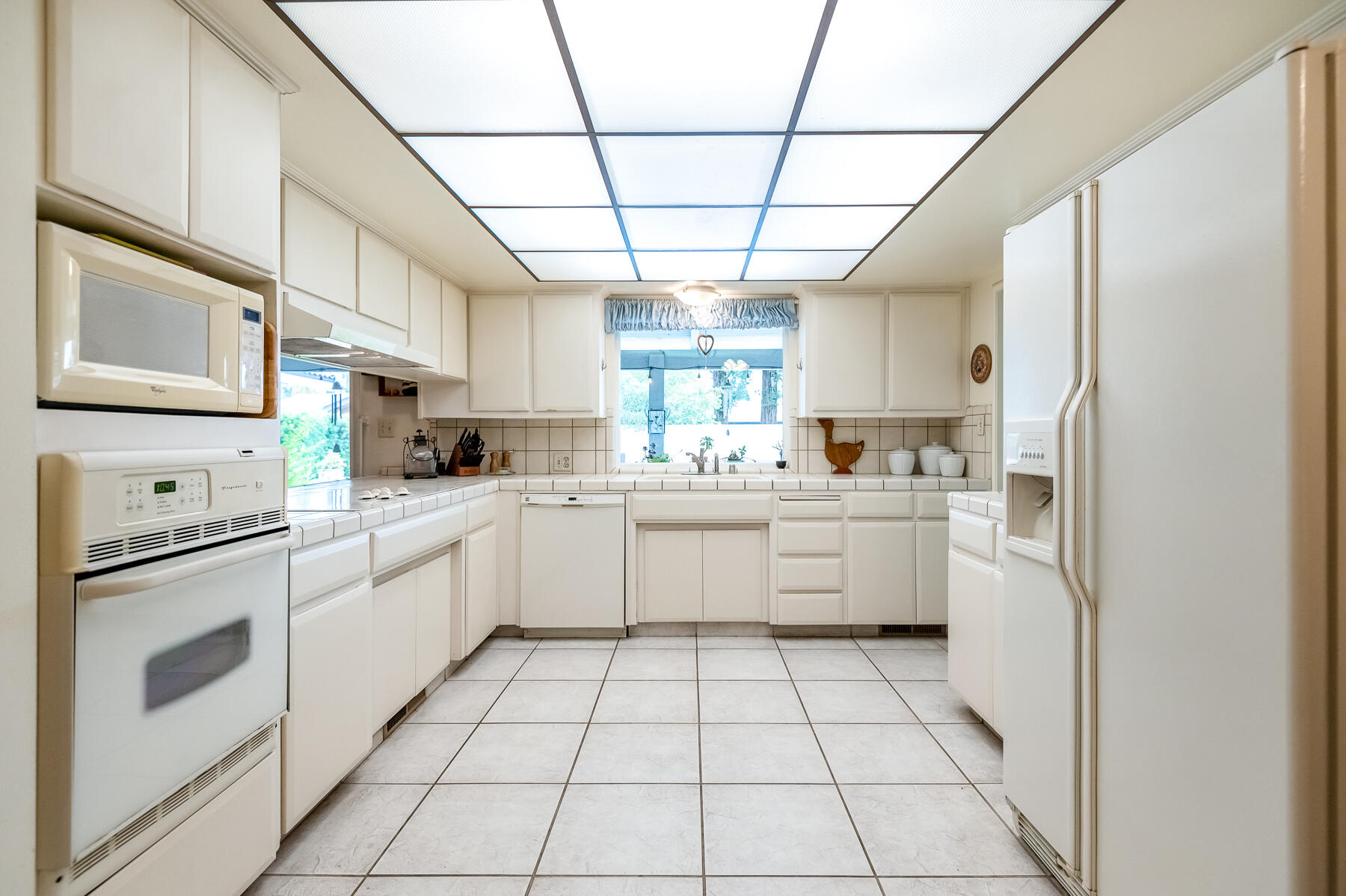 1546 S Wellsley St, Visalia, CA 93277
