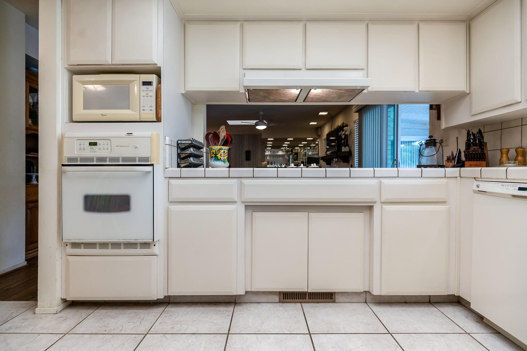 1546 S Wellsley St, Visalia, CA 93277