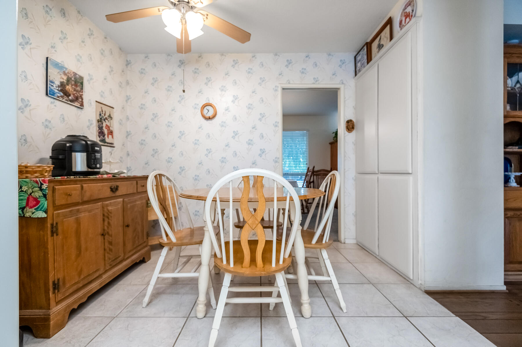 1546 S Wellsley St, Visalia, CA 93277