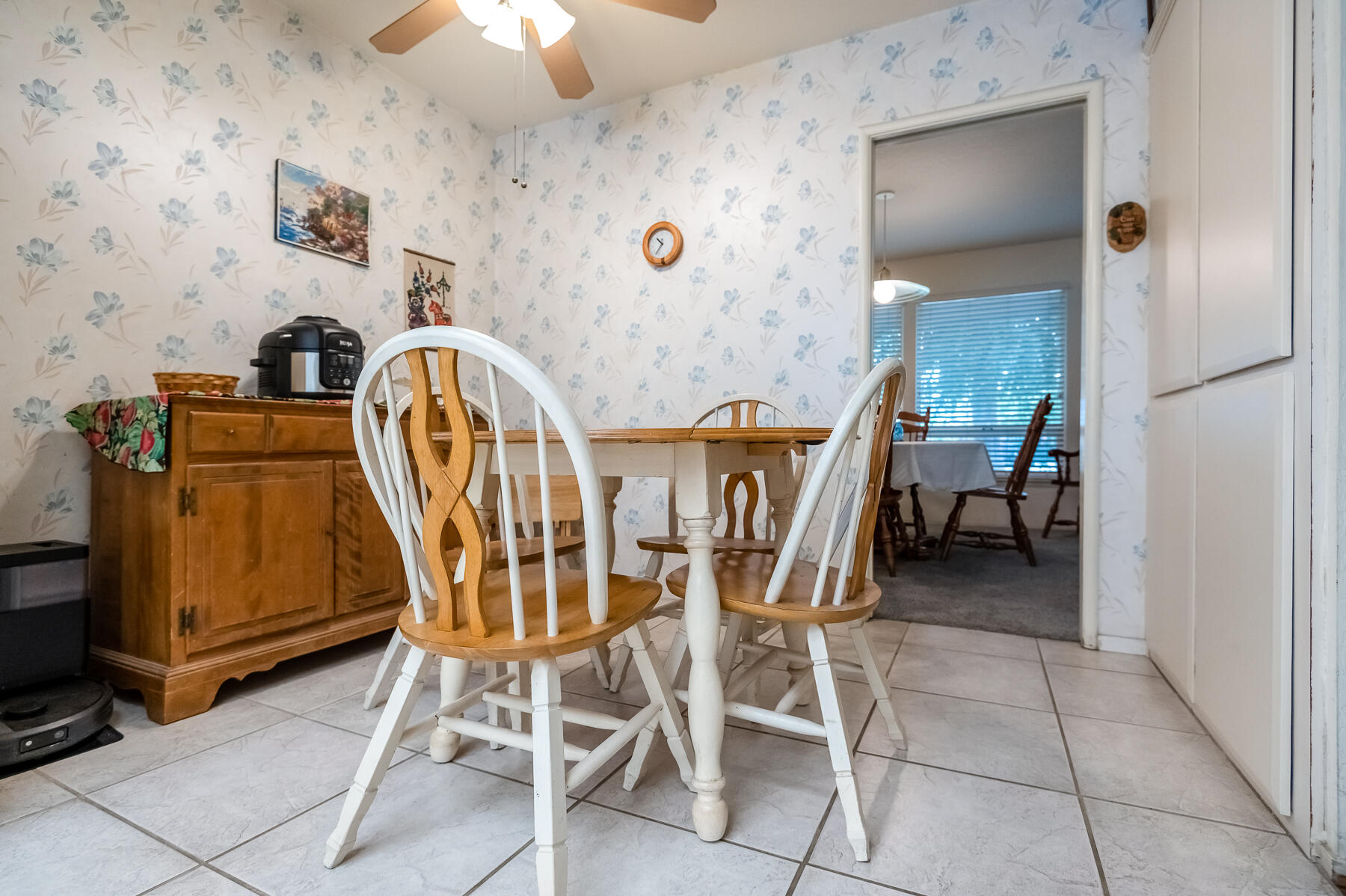 1546 S Wellsley St, Visalia, CA 93277