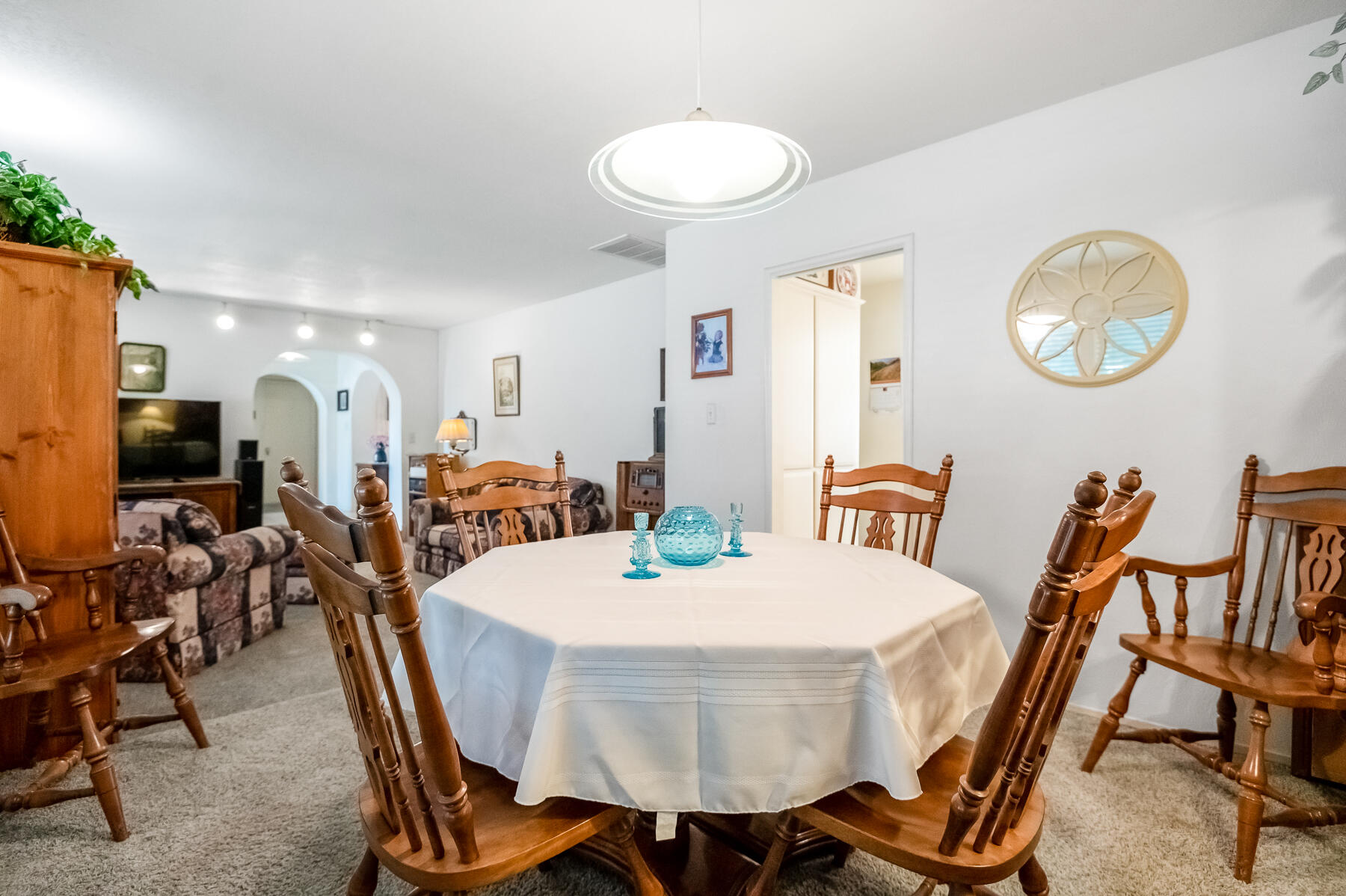 1546 S Wellsley St, Visalia, CA 93277