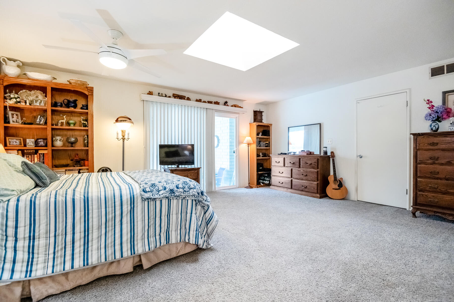 1546 S Wellsley St, Visalia, CA 93277