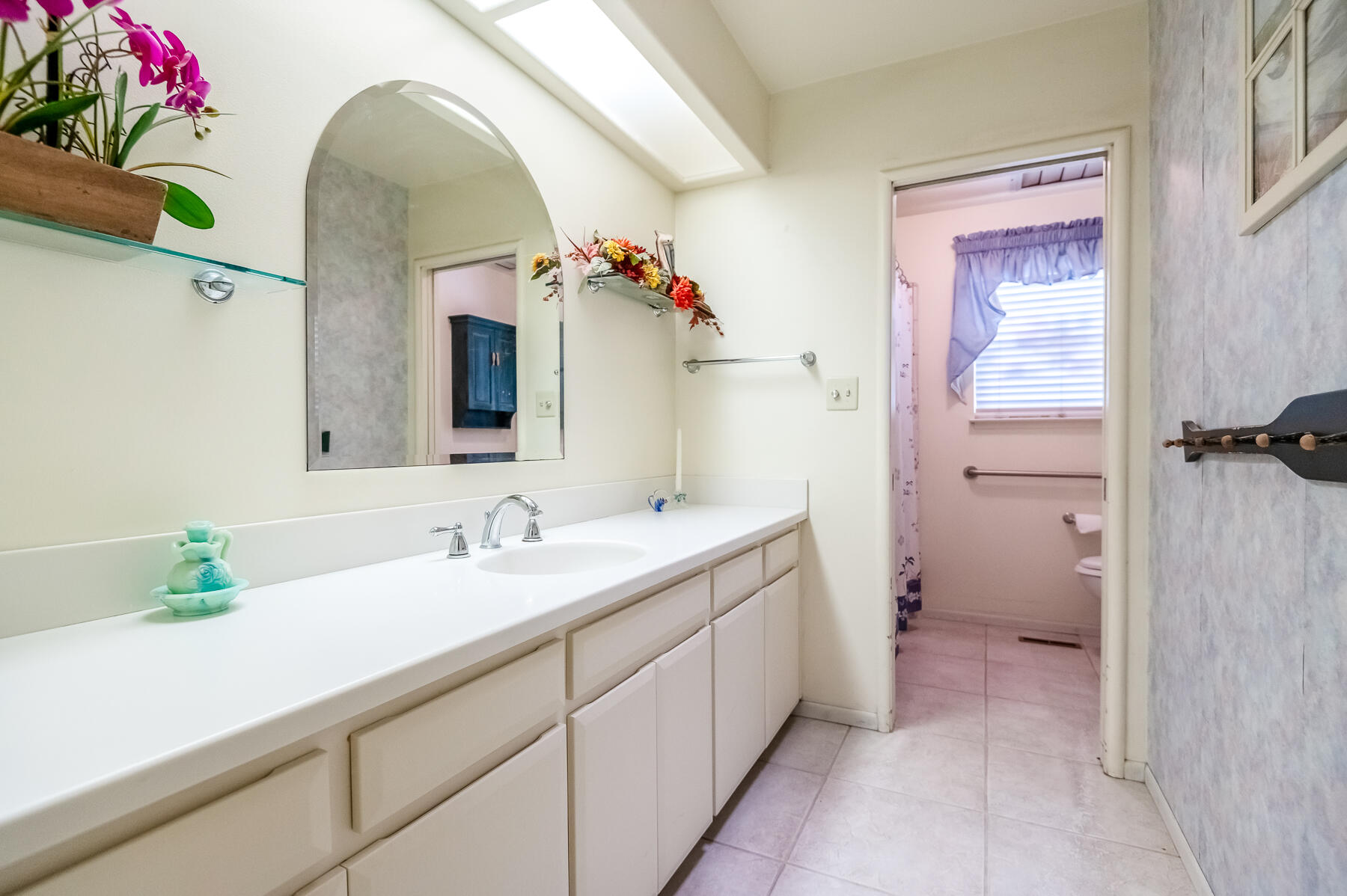 1546 S Wellsley St, Visalia, CA 93277