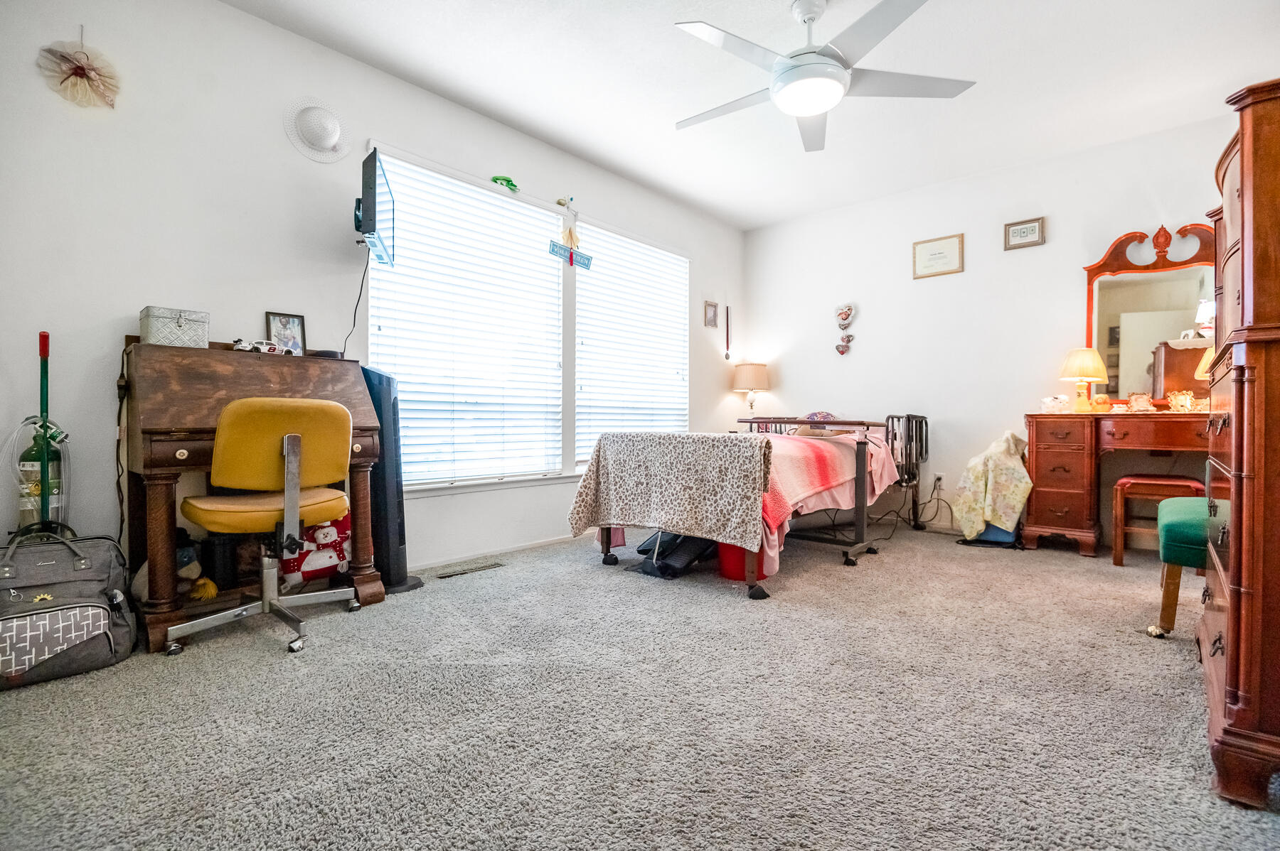 1546 S Wellsley St, Visalia, CA 93277