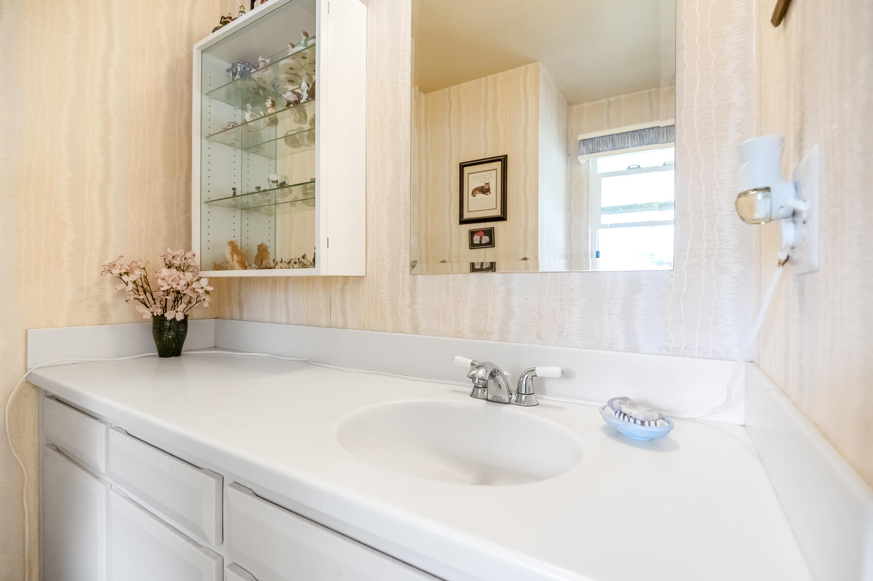 1546 S Wellsley St, Visalia, CA 93277