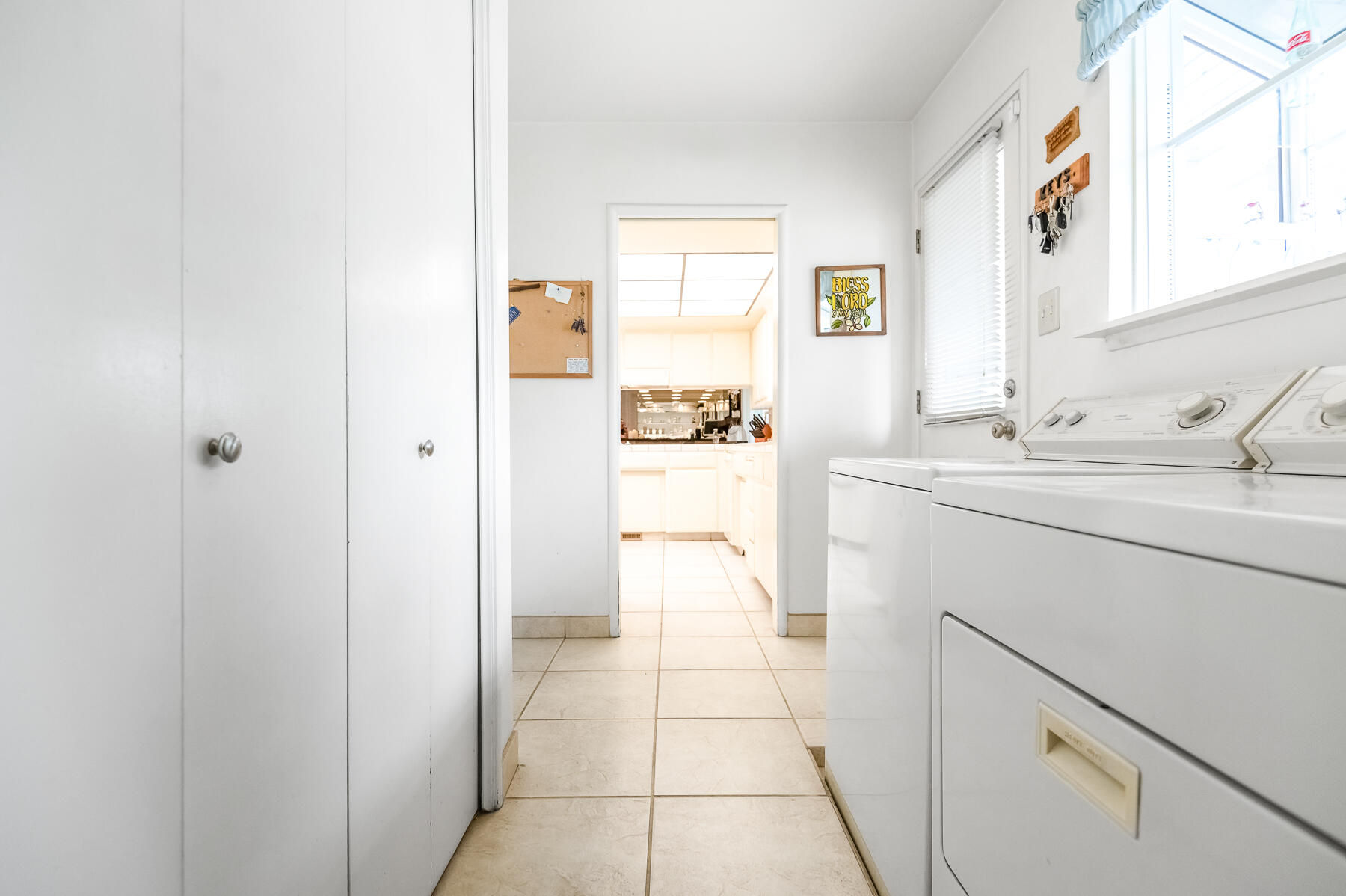 1546 S Wellsley St, Visalia, CA 93277