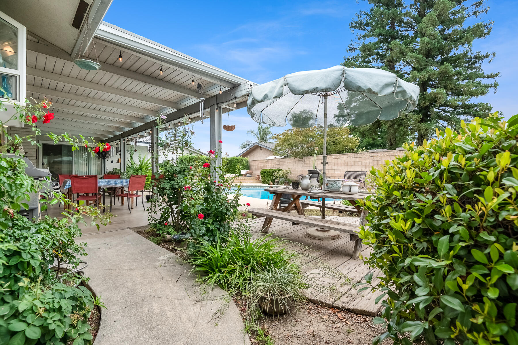 1546 S Wellsley St, Visalia, CA 93277