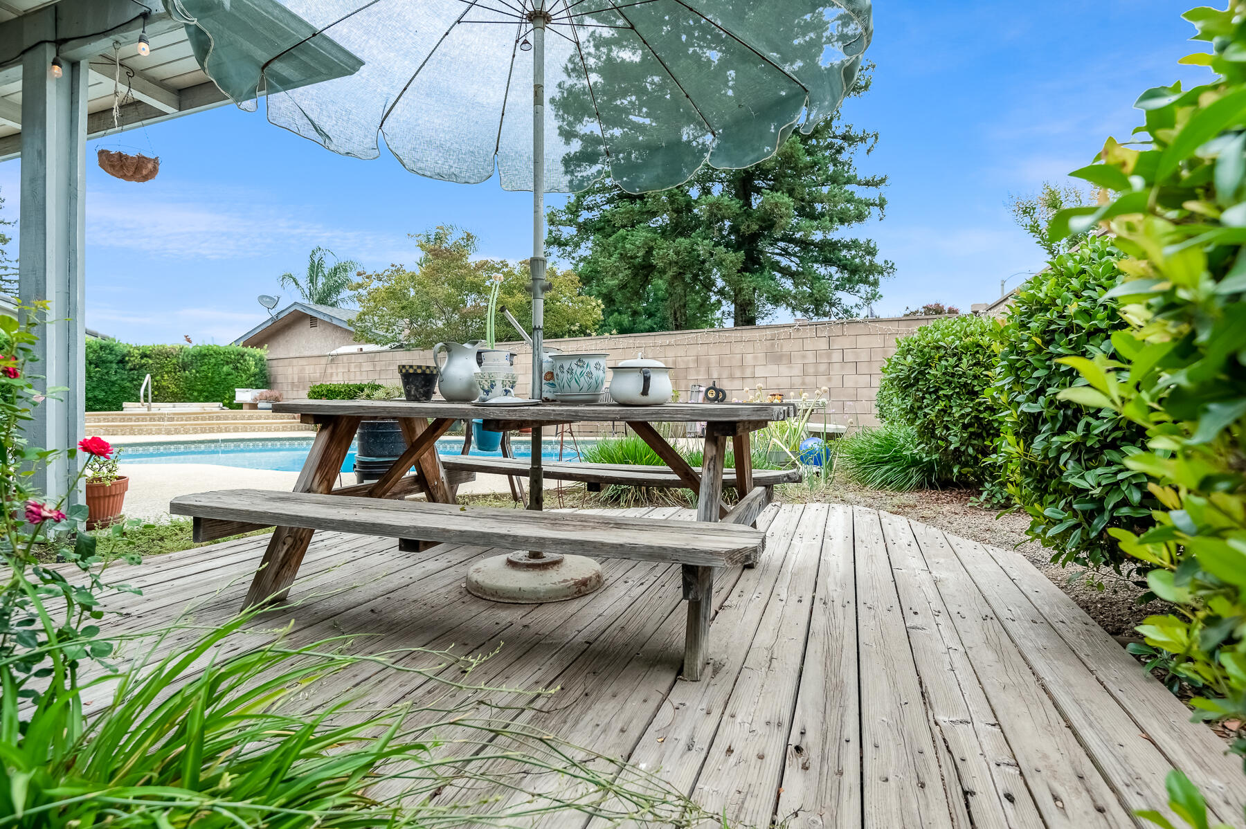 1546 S Wellsley St, Visalia, CA 93277