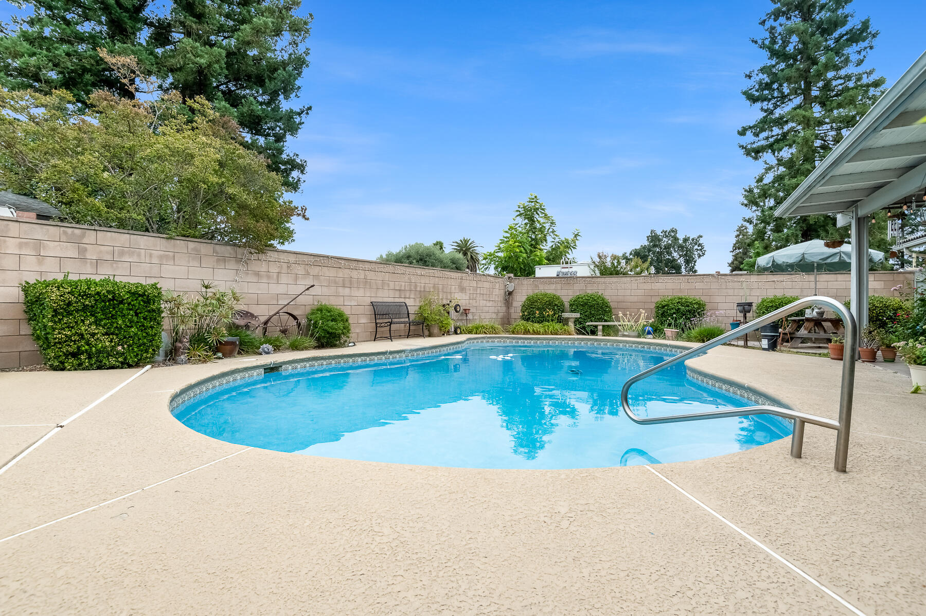 1546 S Wellsley St, Visalia, CA 93277