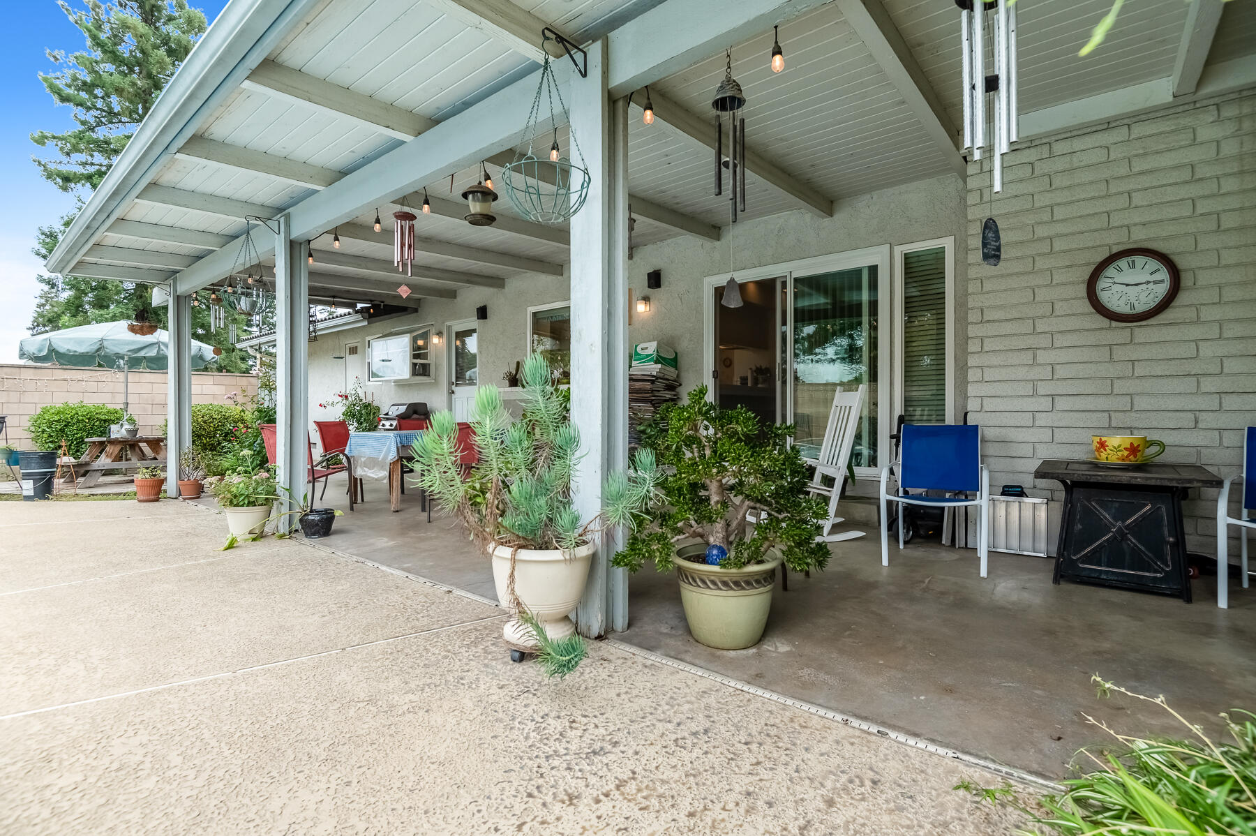 1546 S Wellsley St, Visalia, CA 93277