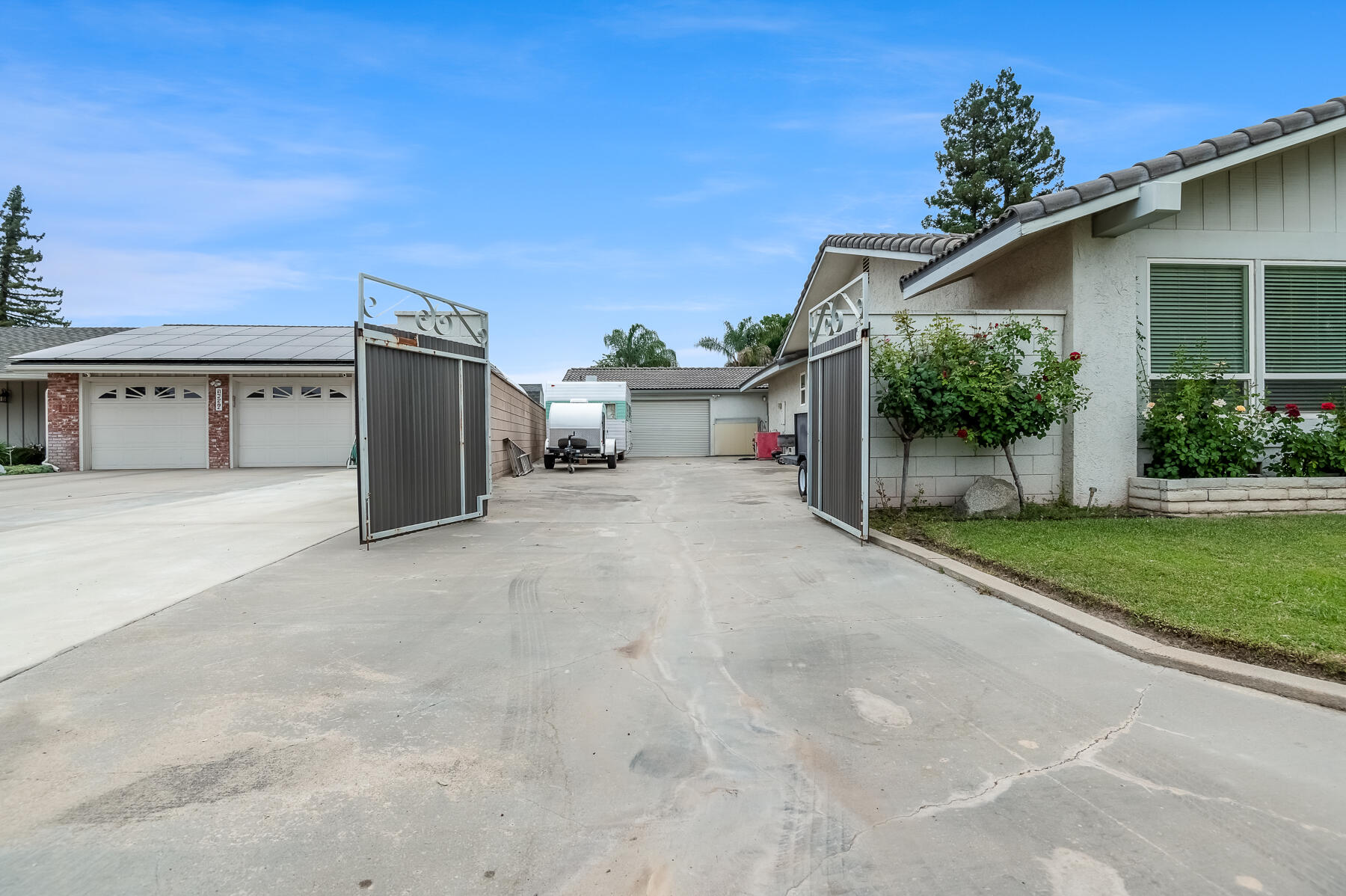 1546 S Wellsley St, Visalia, CA 93277