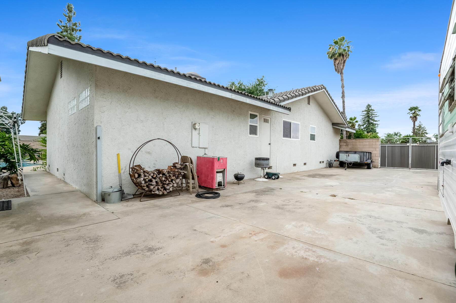 1546 S Wellsley St, Visalia, CA 93277