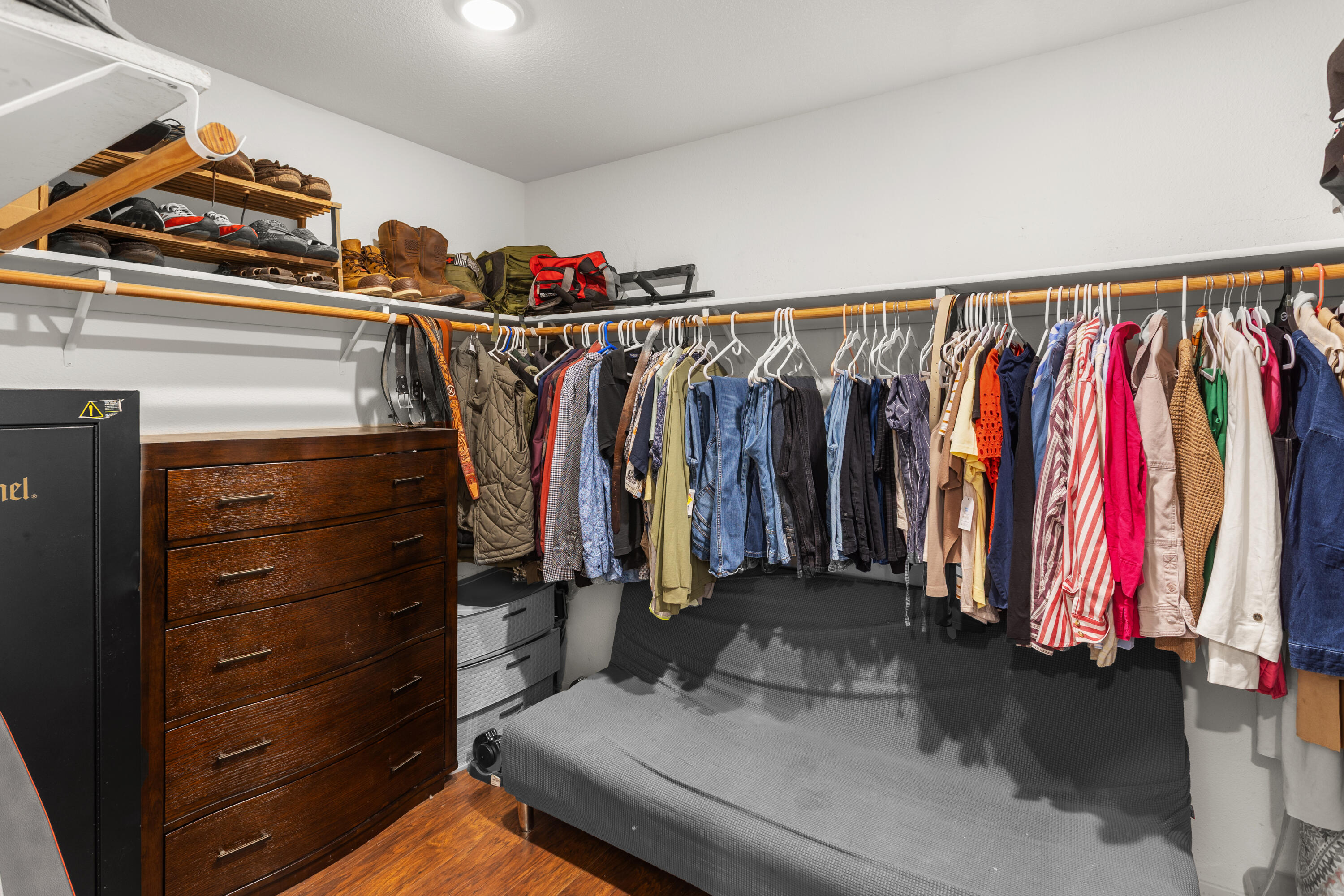 733 W Perez Ave, Visalia, CA 93291