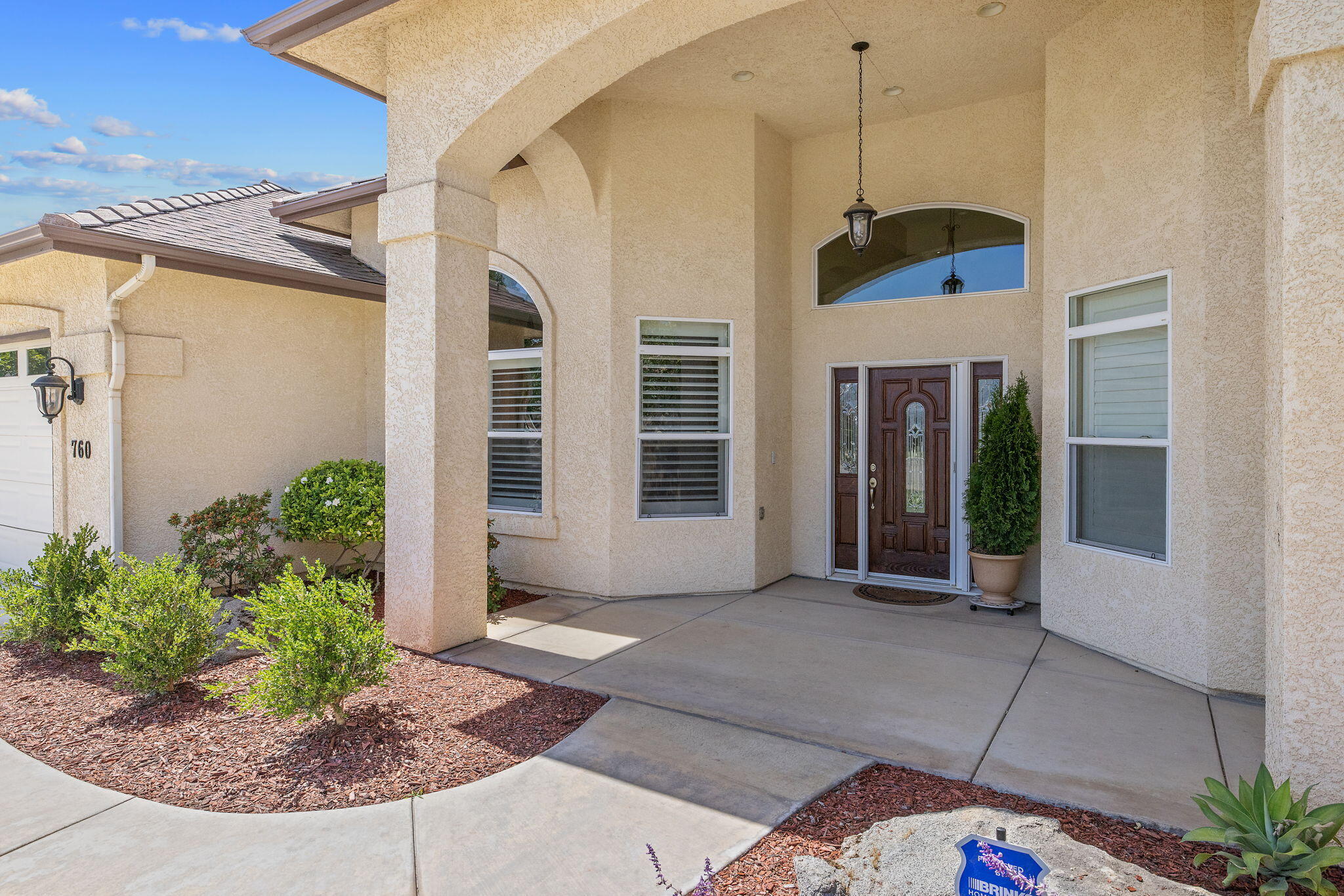 760 Saint James Ct, Exeter, CA 93221