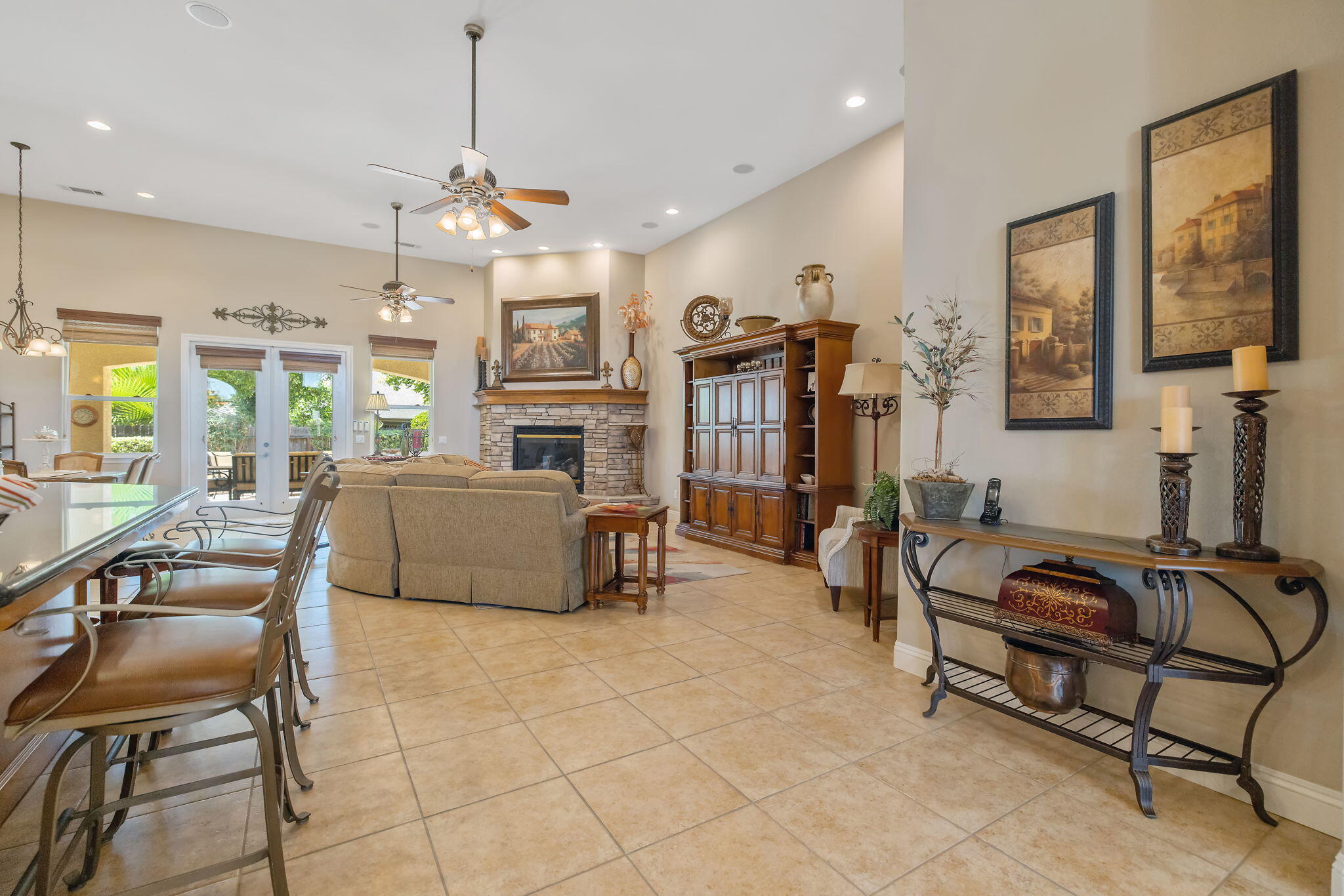 760 Saint James Ct, Exeter, CA 93221