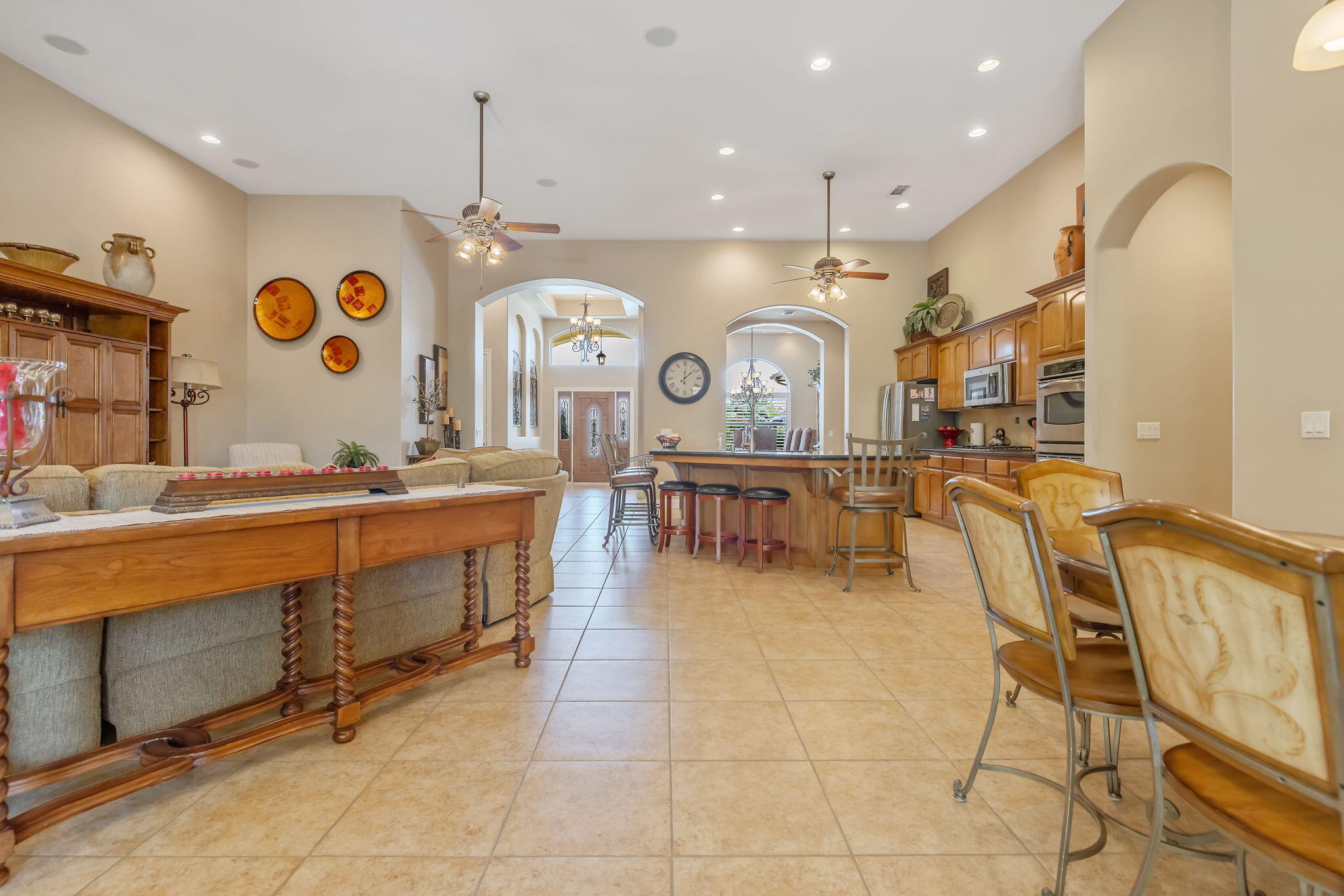 760 Saint James Ct, Exeter, CA 93221
