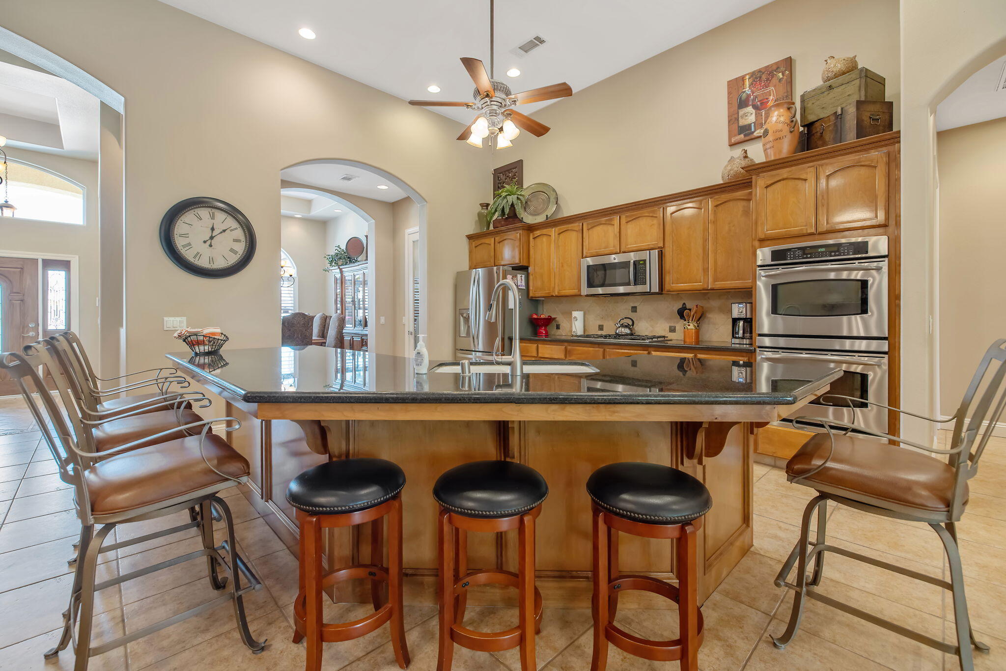 760 Saint James Ct, Exeter, CA 93221