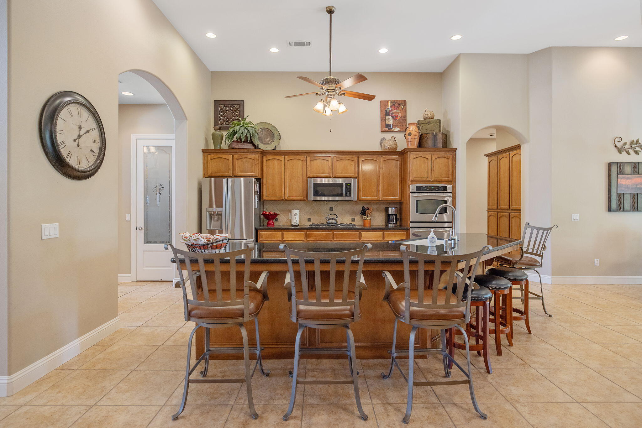 760 Saint James Ct, Exeter, CA 93221