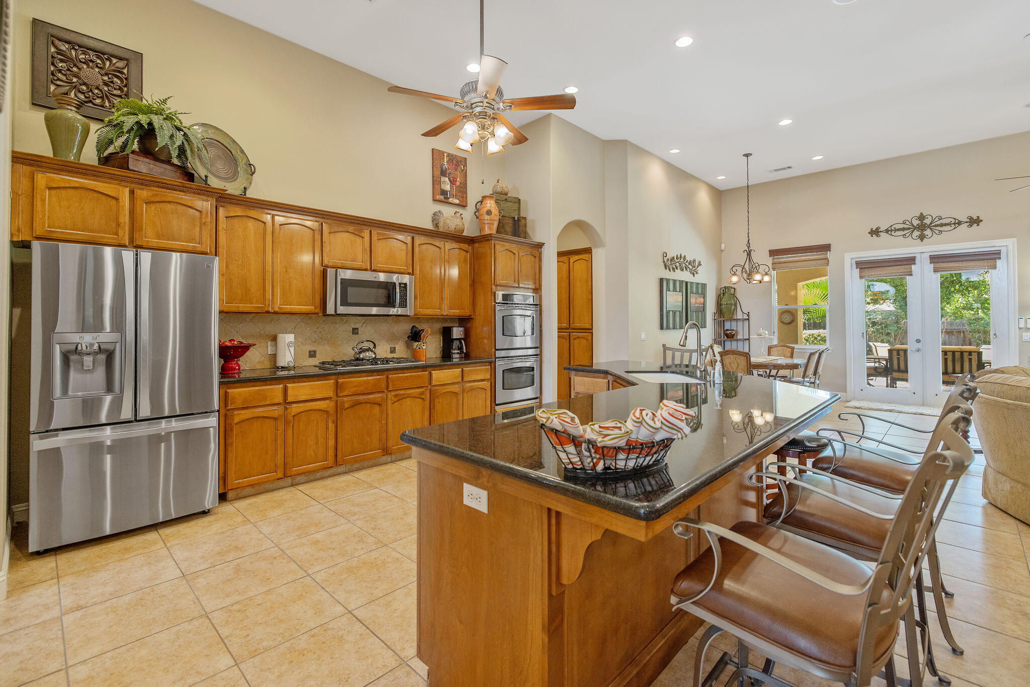 760 Saint James Ct, Exeter, CA 93221