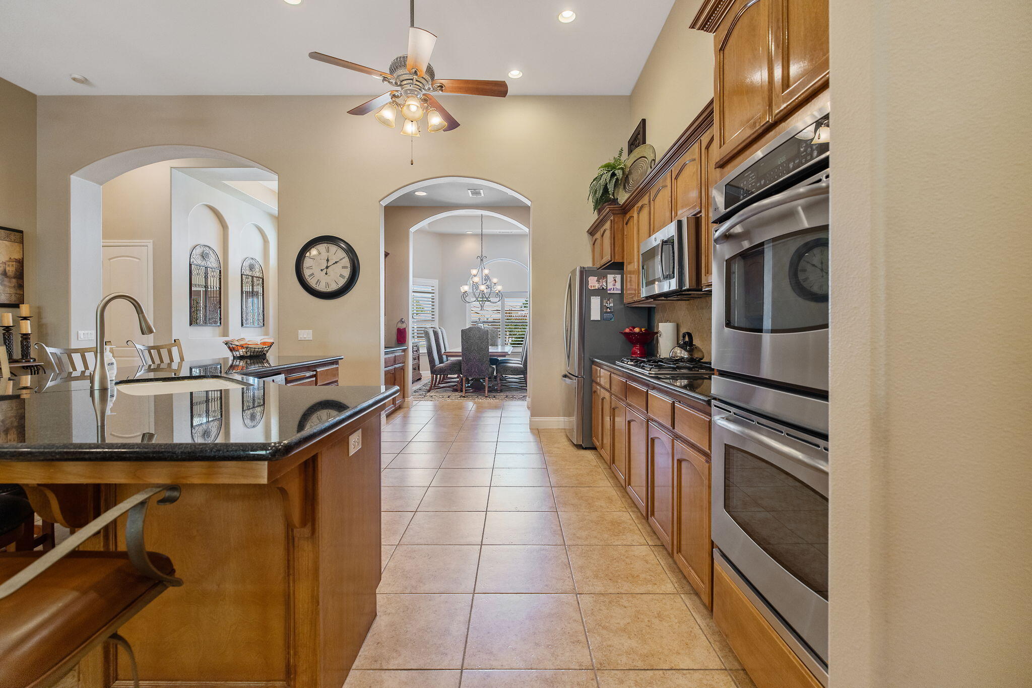 760 Saint James Ct, Exeter, CA 93221