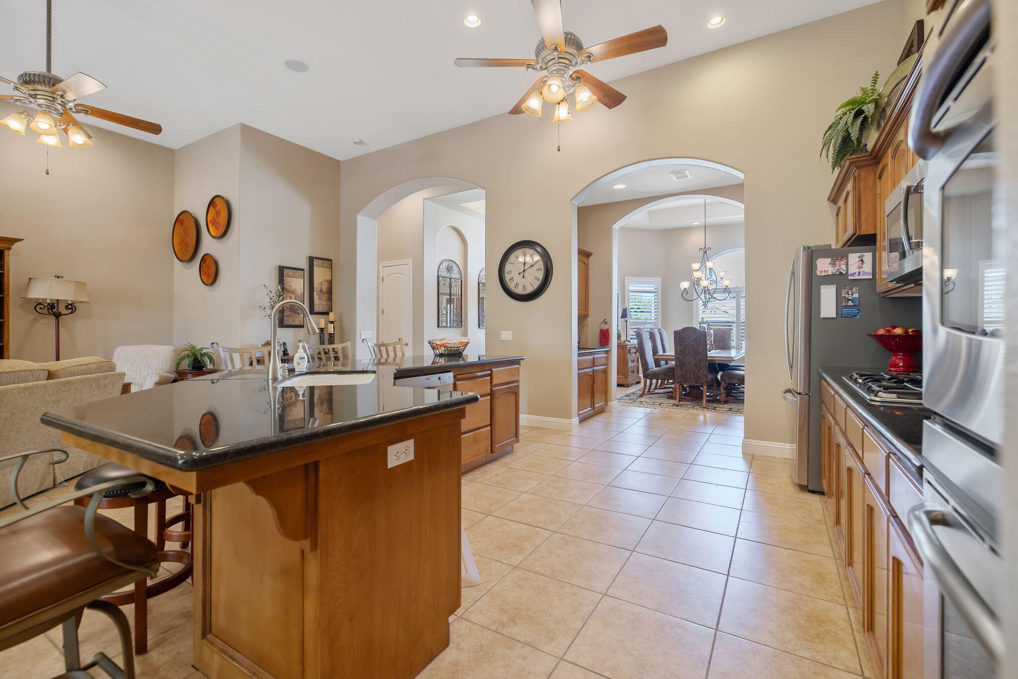 760 Saint James Ct, Exeter, CA 93221