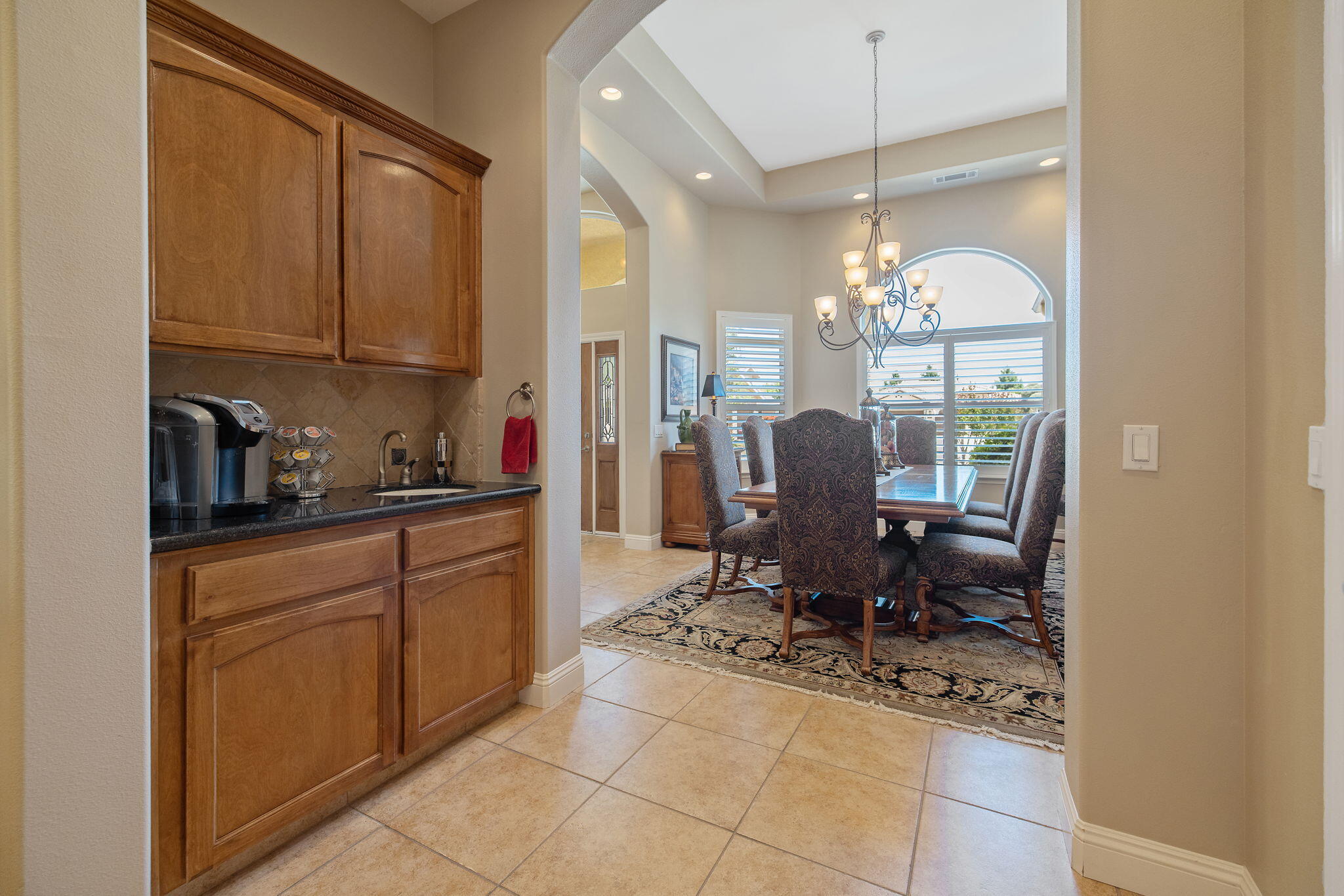 760 Saint James Ct, Exeter, CA 93221