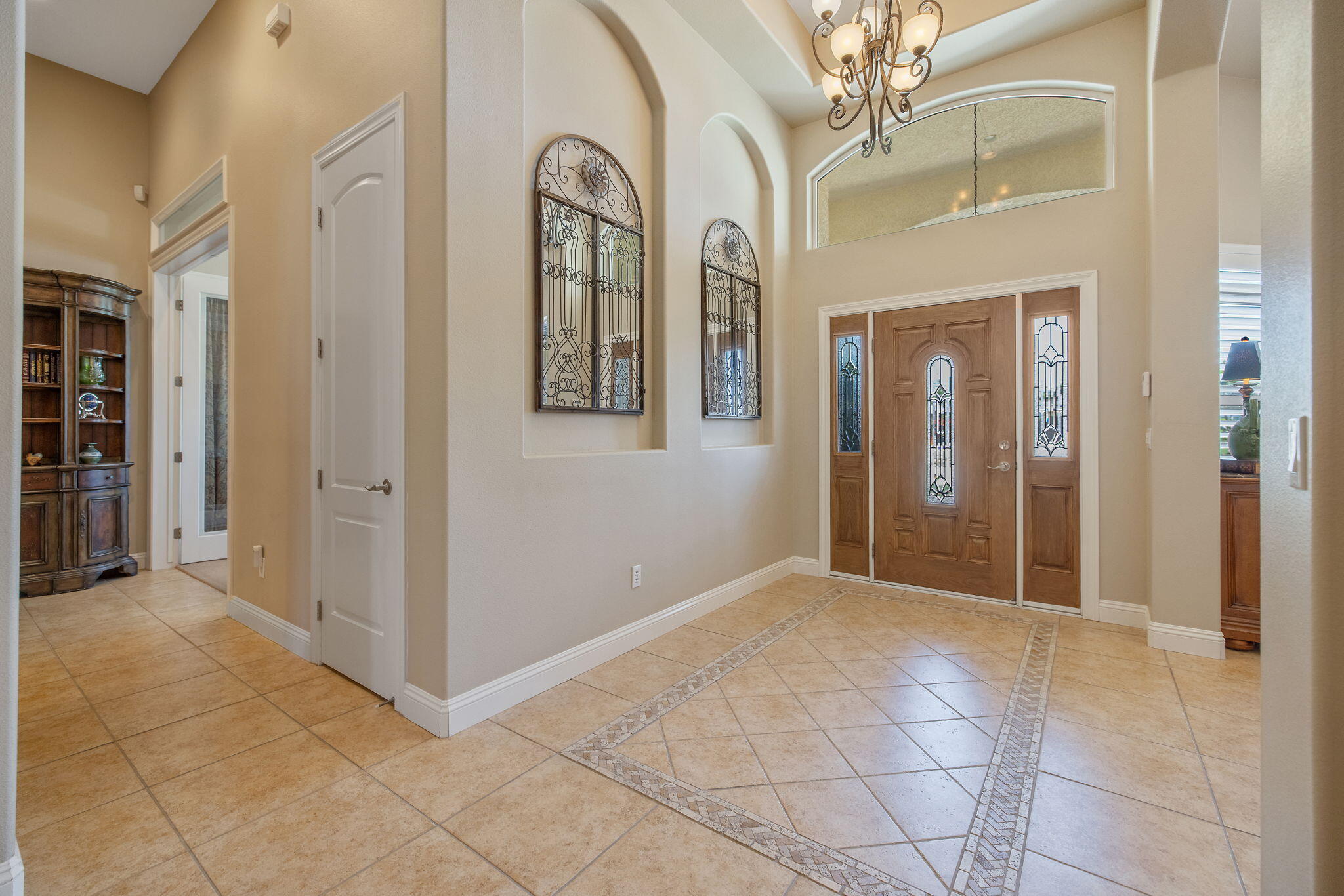 760 Saint James Ct, Exeter, CA 93221