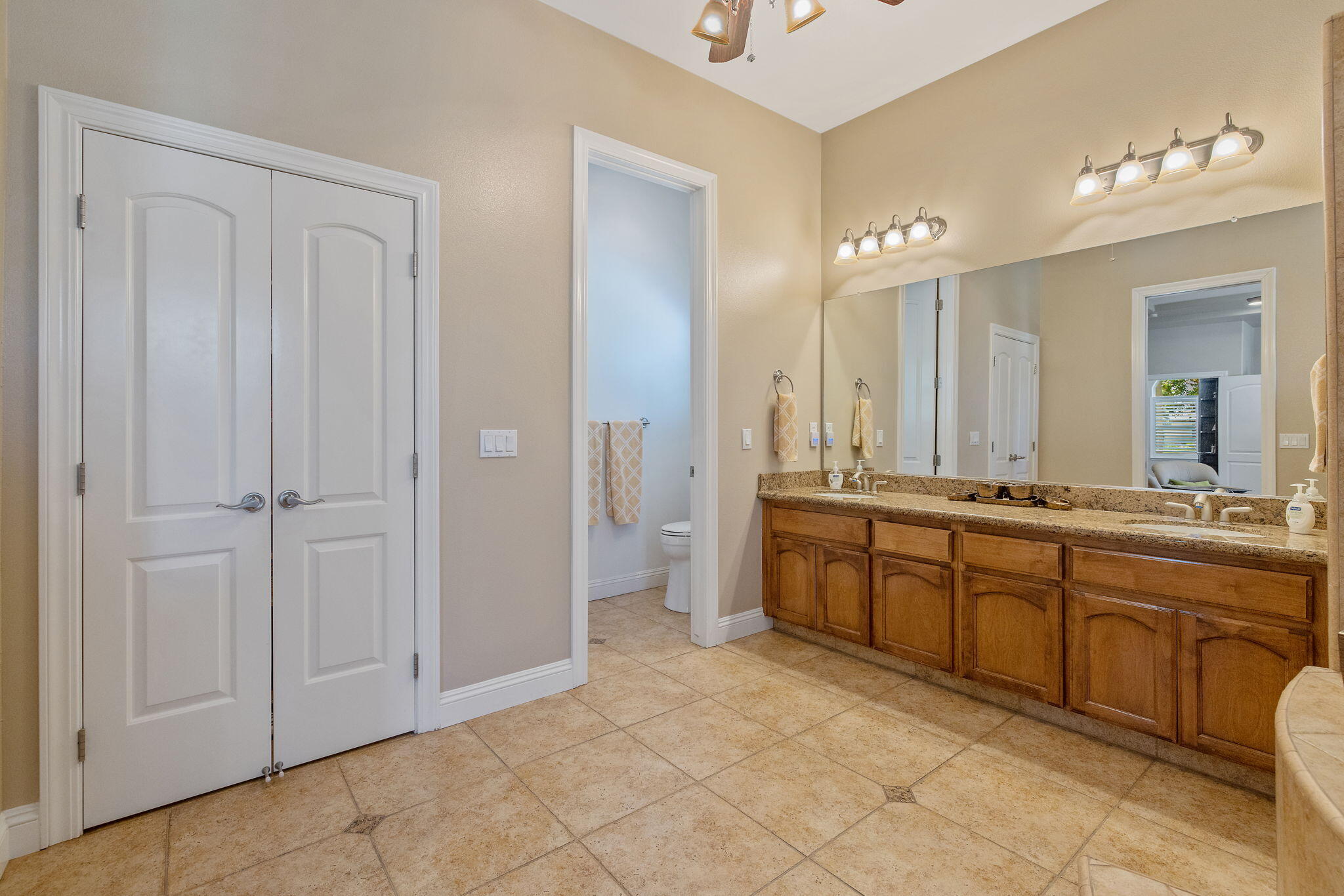 760 Saint James Ct, Exeter, CA 93221
