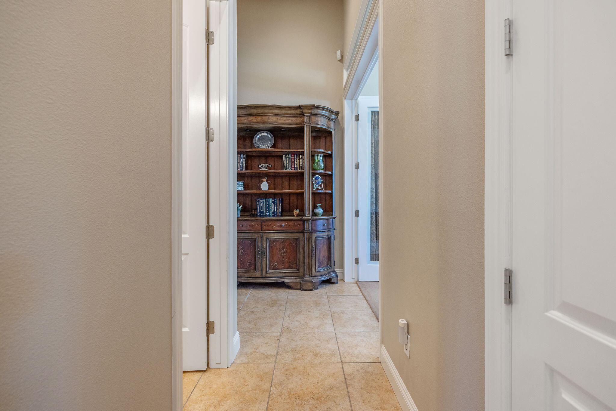 760 Saint James Ct, Exeter, CA 93221