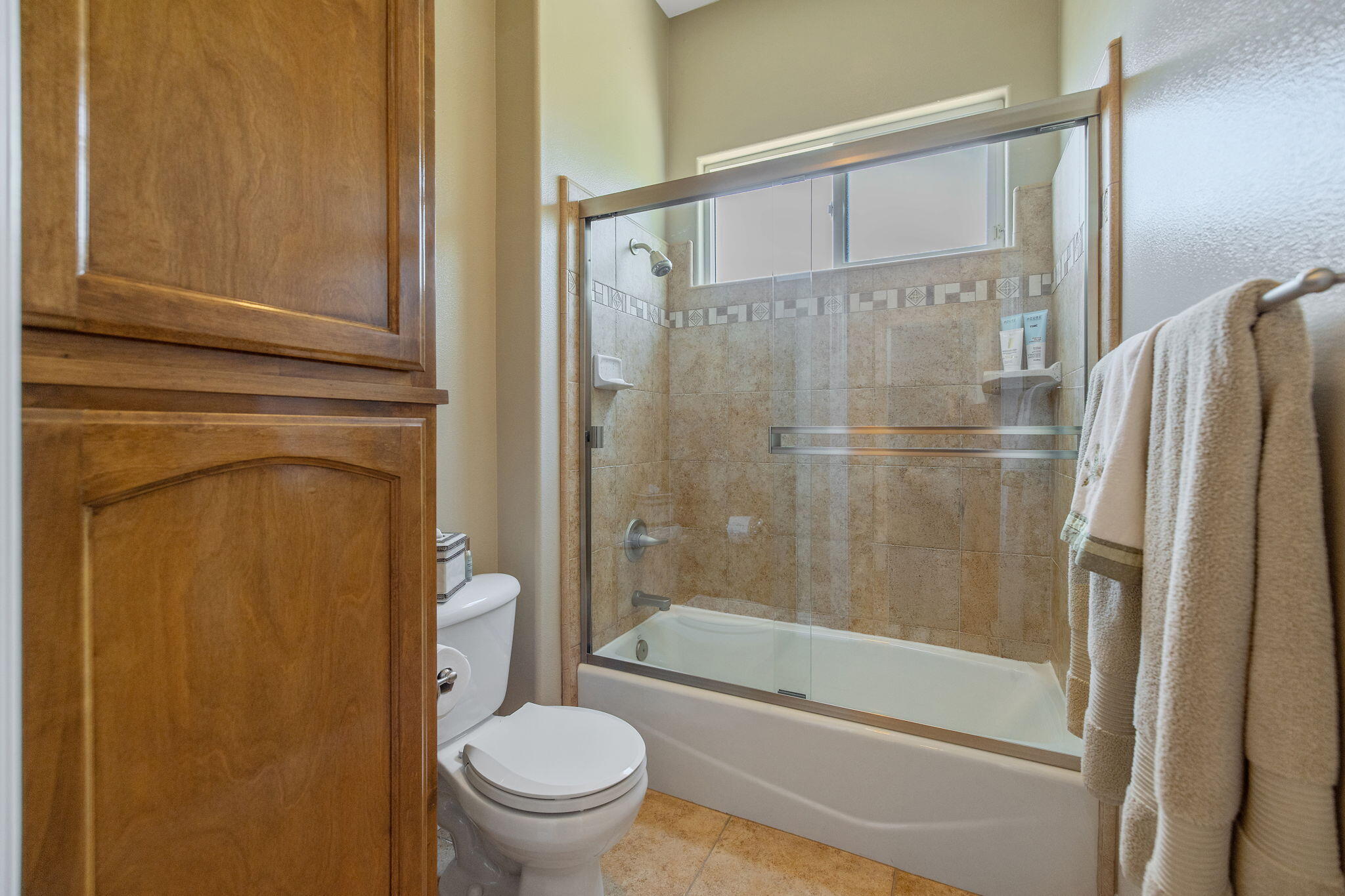 760 Saint James Ct, Exeter, CA 93221