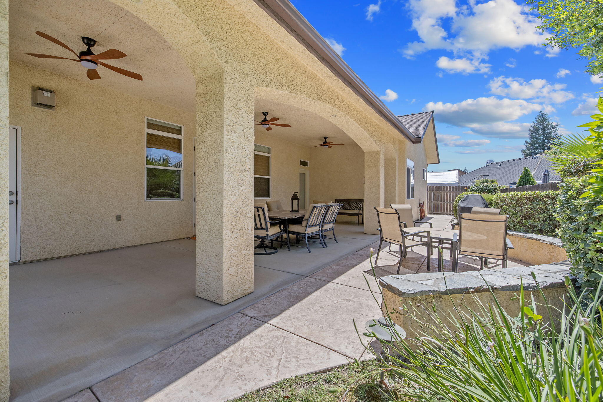 760 Saint James Ct, Exeter, CA 93221