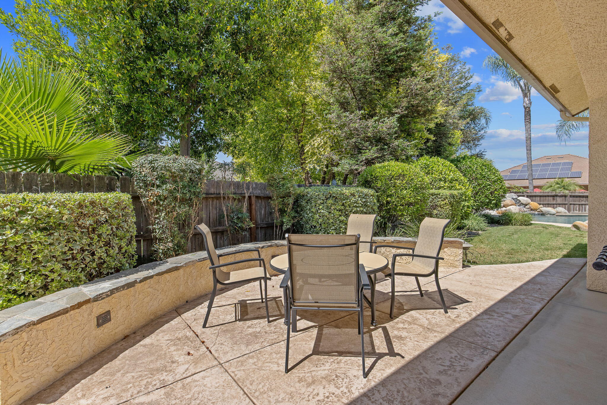 760 Saint James Ct, Exeter, CA 93221