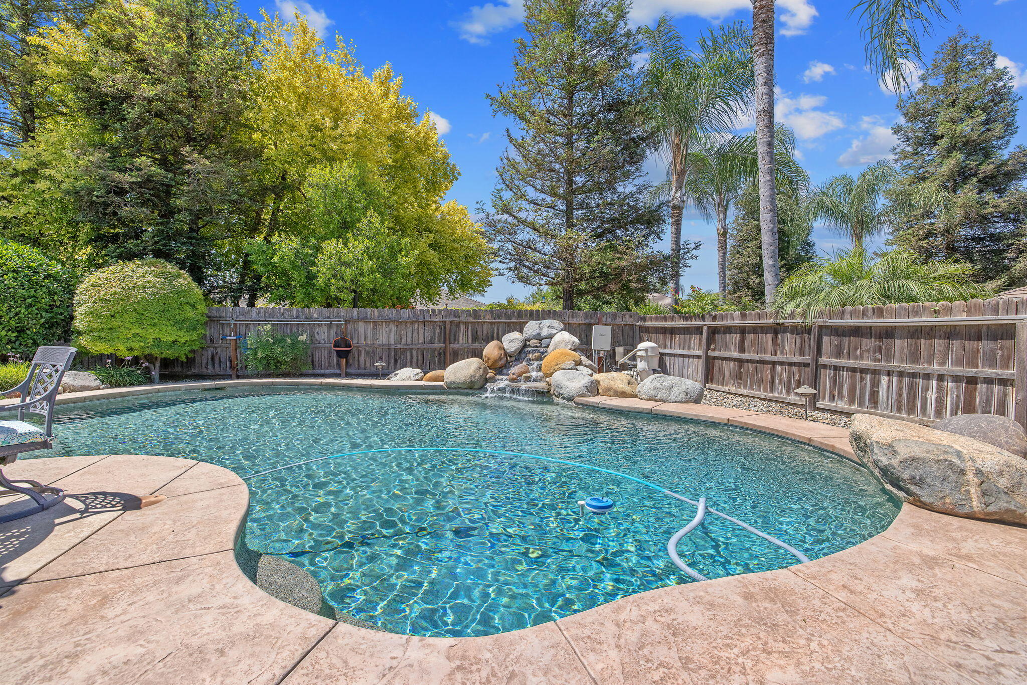 760 Saint James Ct, Exeter, CA 93221