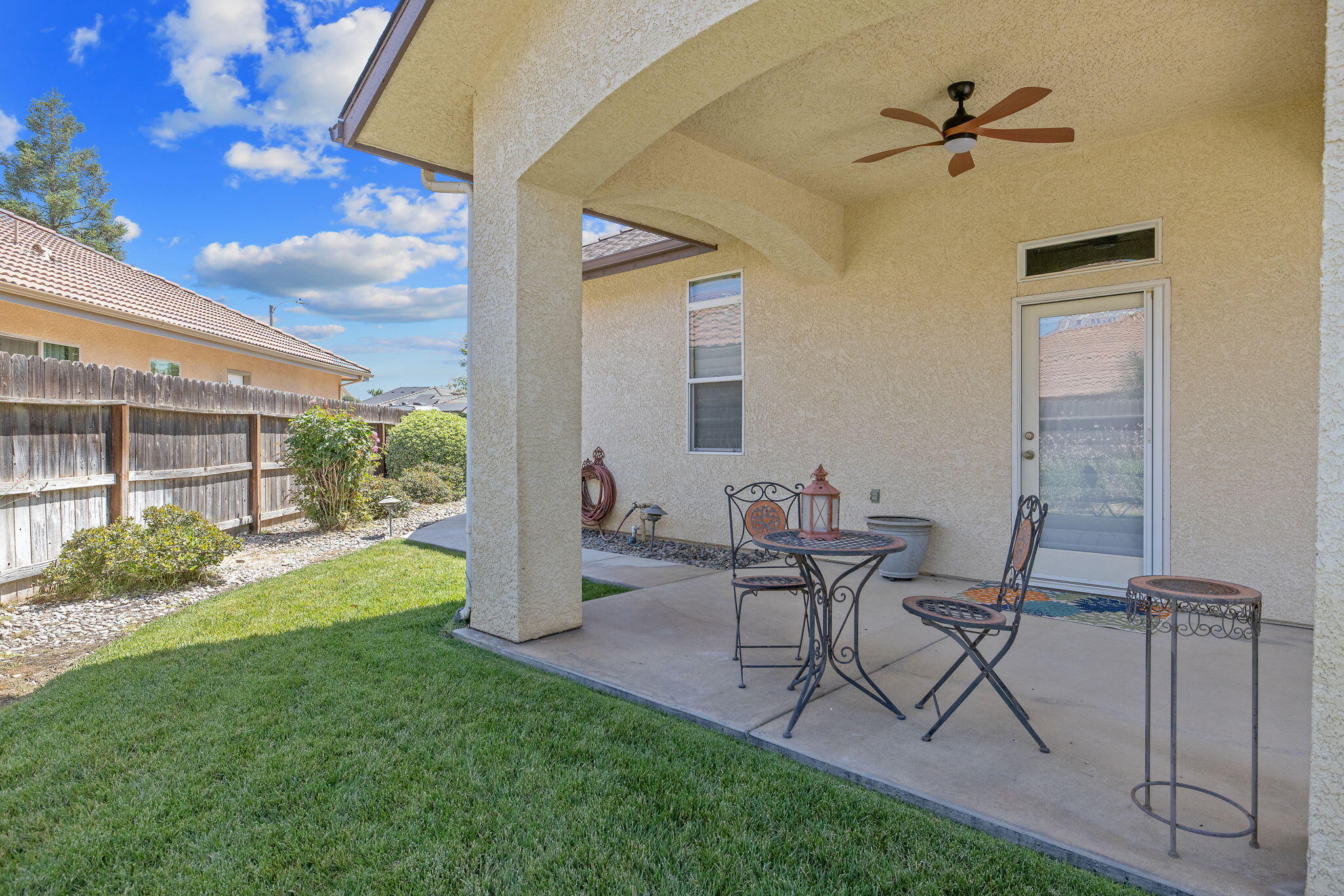 760 Saint James Ct, Exeter, CA 93221