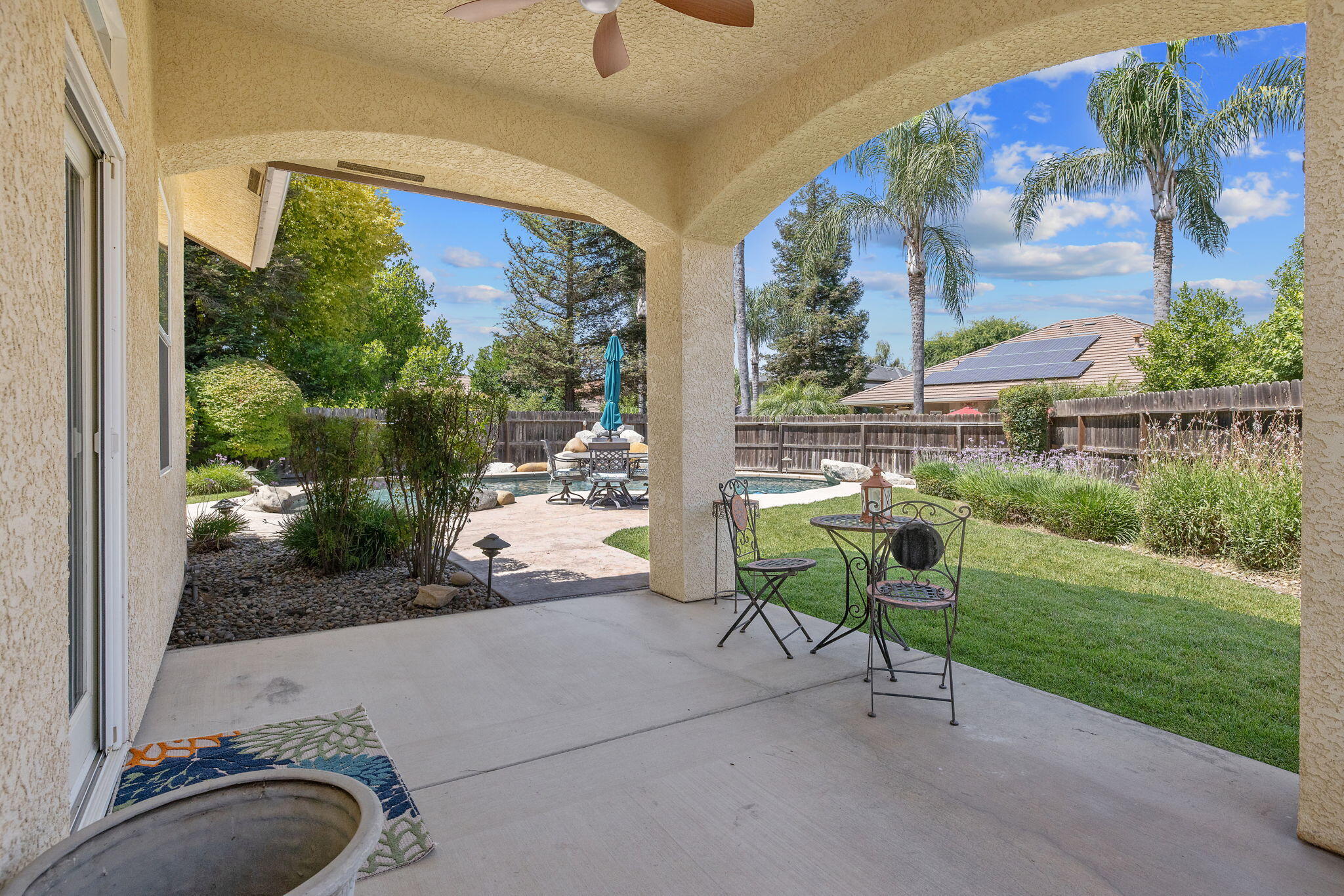 760 Saint James Ct, Exeter, CA 93221
