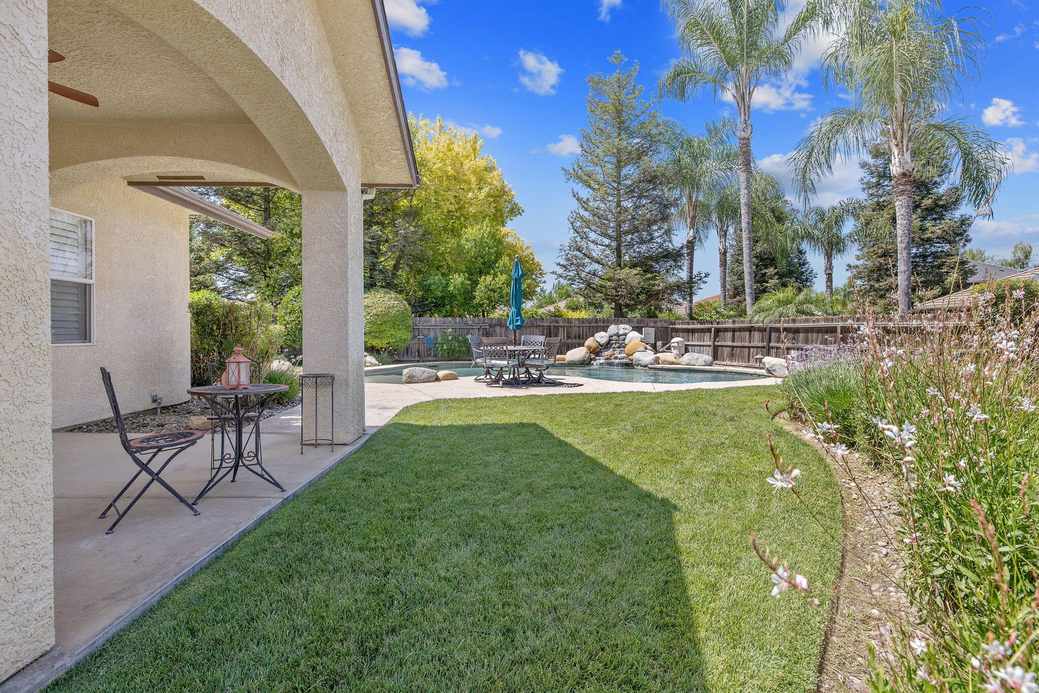 760 Saint James Ct, Exeter, CA 93221